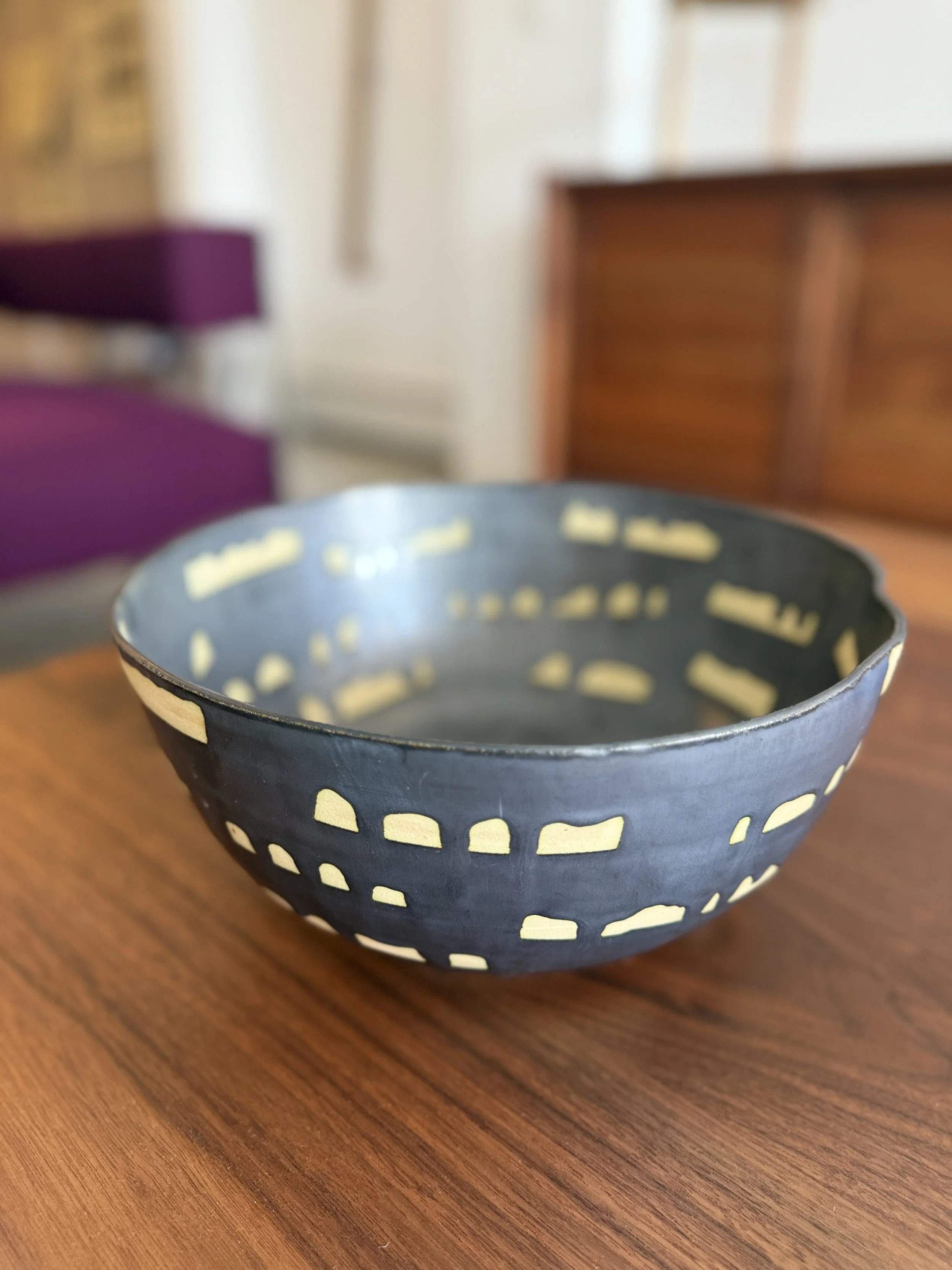 Janis Stemmermann, Black Drip Bowl, 2020