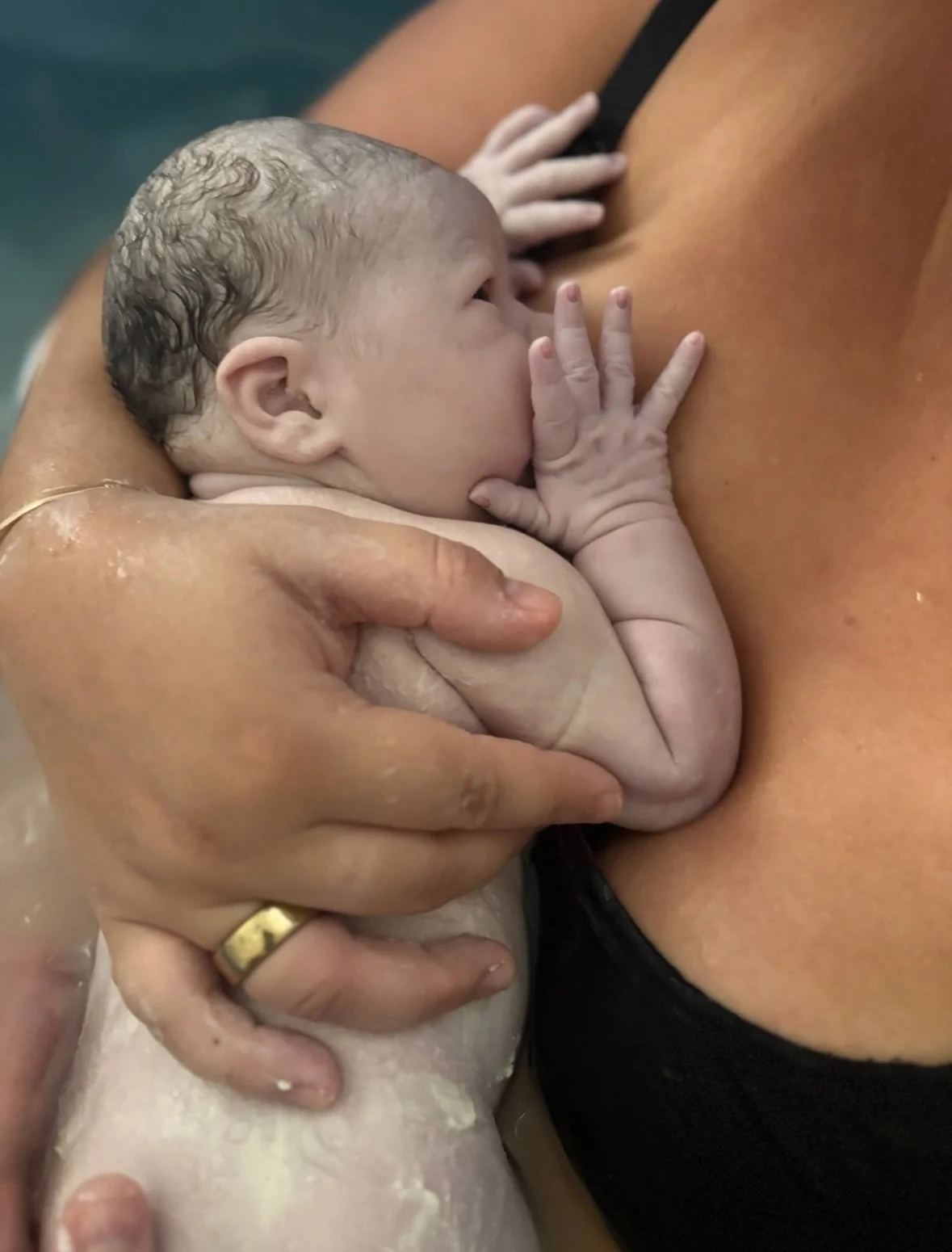 &ldquo;What a Beautiful Name&rdquo; was playing as this sweet girl was welcomed into her mama&rsquo;s arms, surrounded by so much love and peace. We love all the little &ldquo;God winks&rdquo; included in birth stories. 🥹

Mama: @kayleighclontzz 
Do