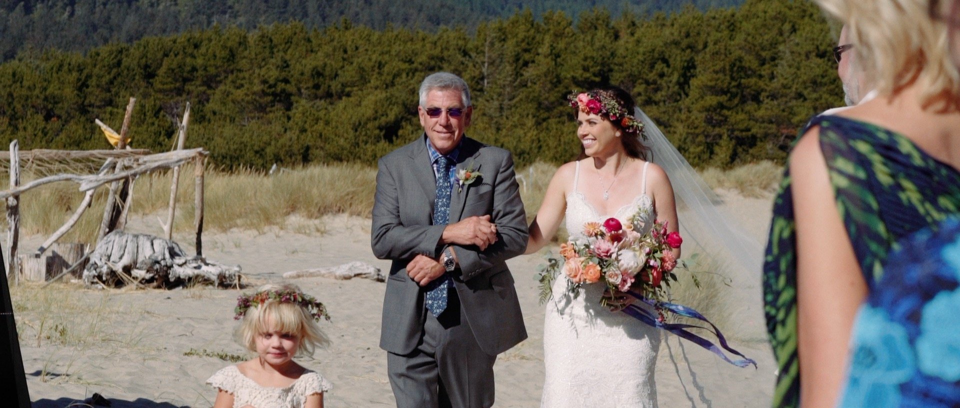 Oregon coast wedding videographer 15.jpg