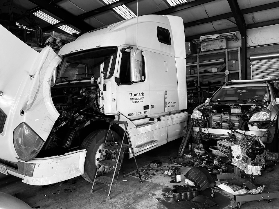 Semi Truck Repair AV Truck Repair