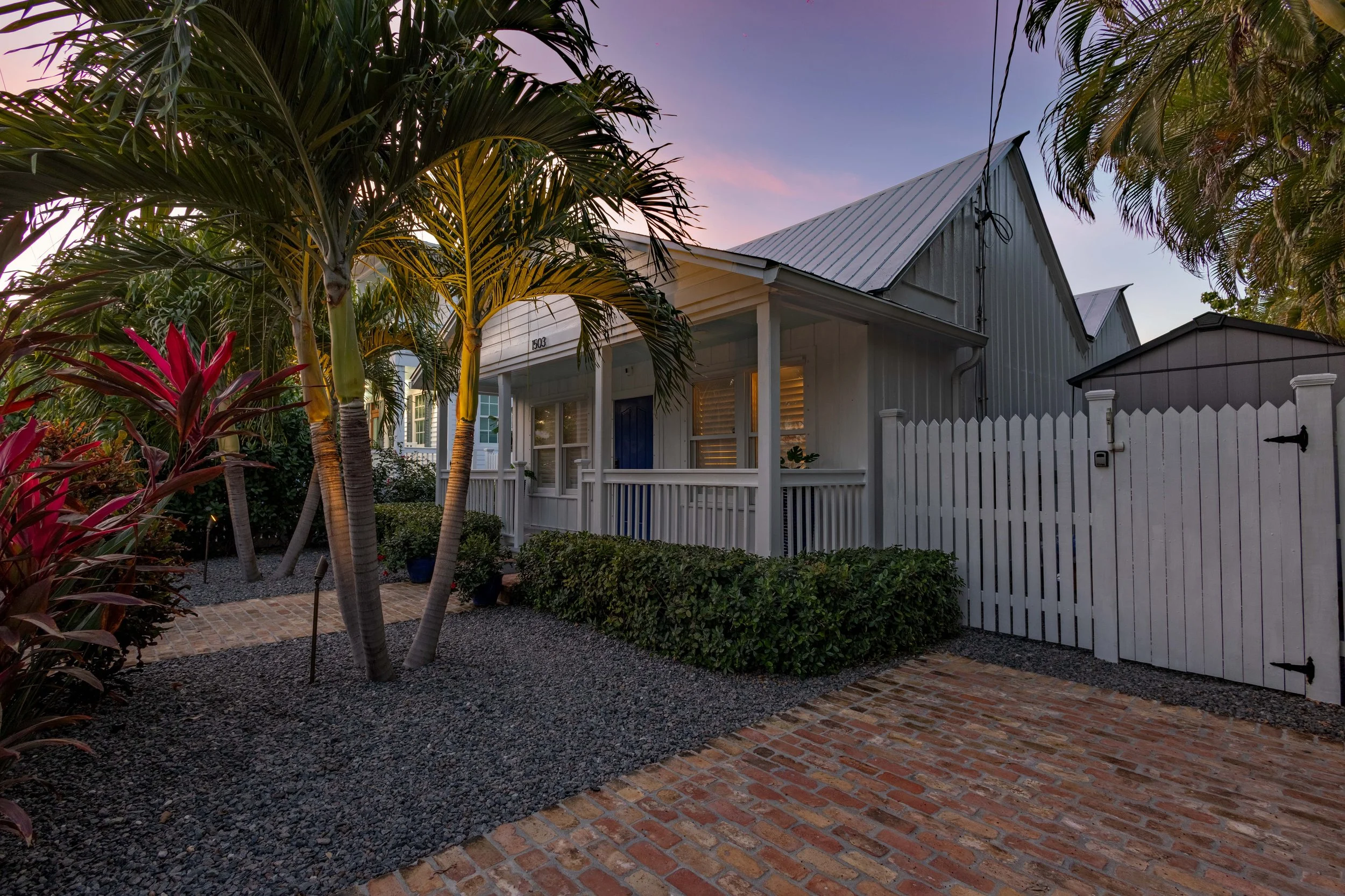 exterior-33.jpg