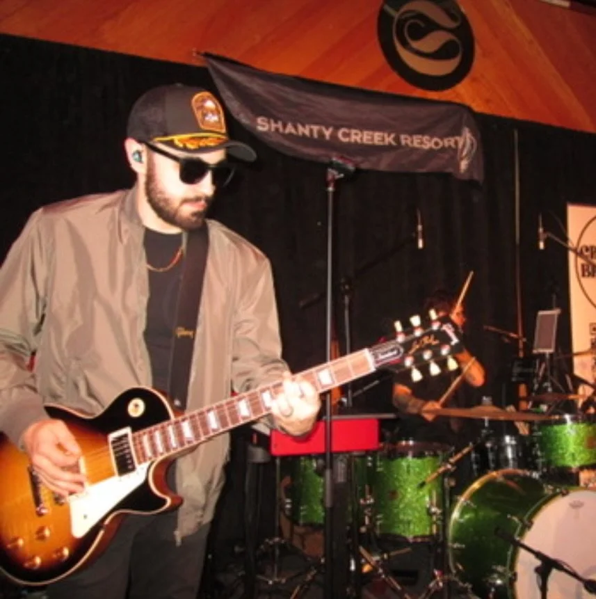 Throwing it back to the chaos at Ivan&rsquo;s Caf&eacute; last year at @shantycreekresort 🤘🏼

What a night. What a crowd. What a vibe.
We can&rsquo;t wait to do it all over again &mdash; Bellaire Ballroom see you this Saturday 😝