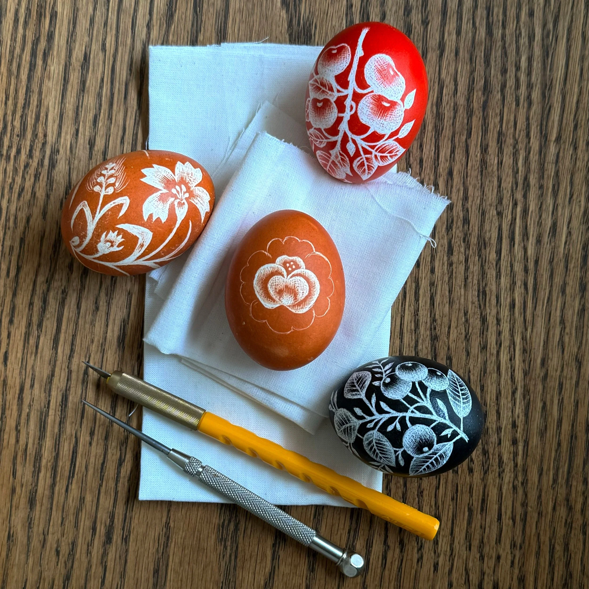 Learn how to make Driapanky: Ukrainian Easter Eggs using a "scratch" method