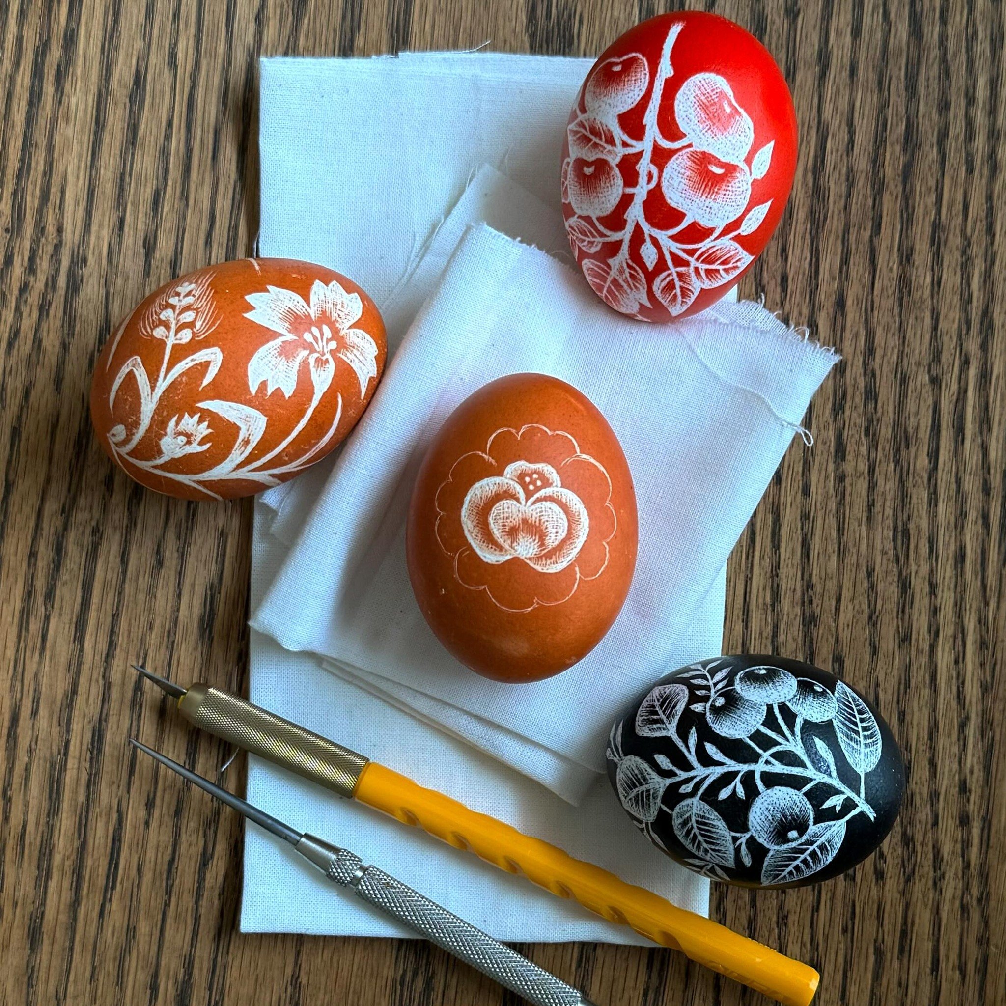 Learn how to make driapanky on Thursday, April 25 at 7 PM

Similar to Pysanky, Driapanky involves dyeing eggs in a single colour, but to decorate the egg, you gently scratch away the surface to reveal the white shell beneath. This practise, known as 