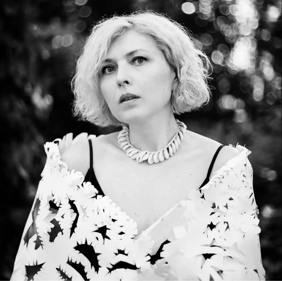 POrtrait of Daria Alyoshkina in black and white