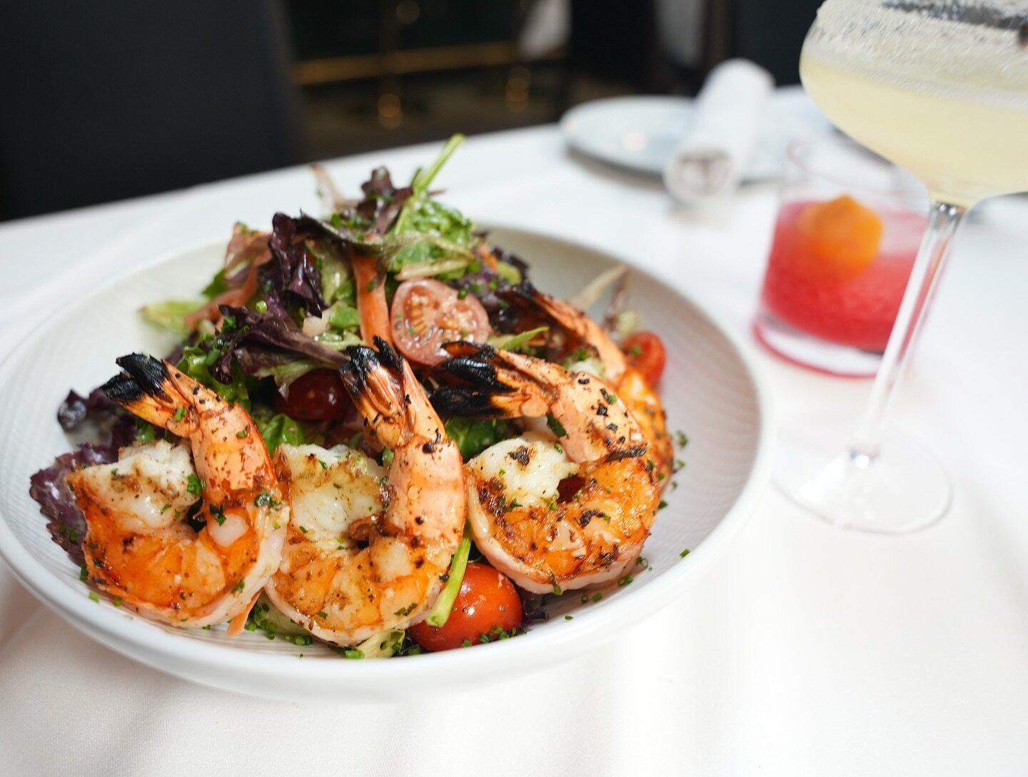 Lunch service begins at Fox Hall! Available Monday through Friday, featuring our mesclun salad with grilled shrimp. Join us for your weekday lunch break. 

#losangeles #beverlyhills #westhollywood #LunchAtfoxhall #WeekdayLunch #FreshLunchSpot