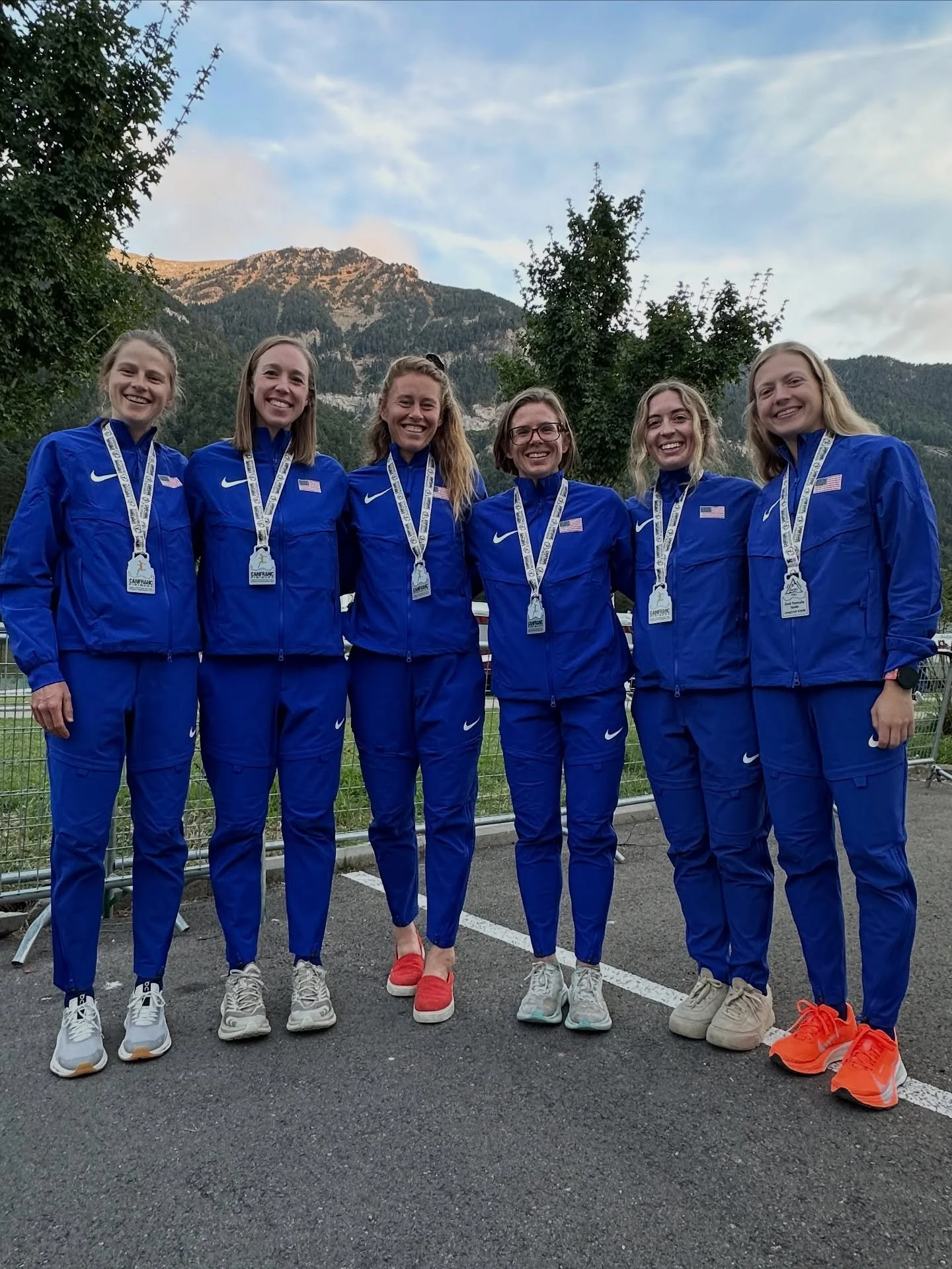 Still taking it all in 🥹 Silver medal 🥈 for the USA long trail team at Worlds! What an honor to be called up alongside these incredible women and represent our country on one of the most rugged, savage, and beautiful courses in the Pyrenees.

I&rsq