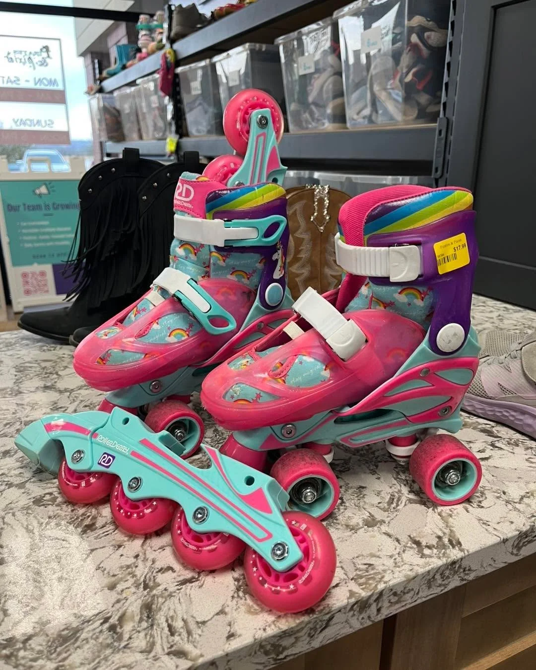 Summer. Sun. Skates. Smiles. 
🌈Only $17.99