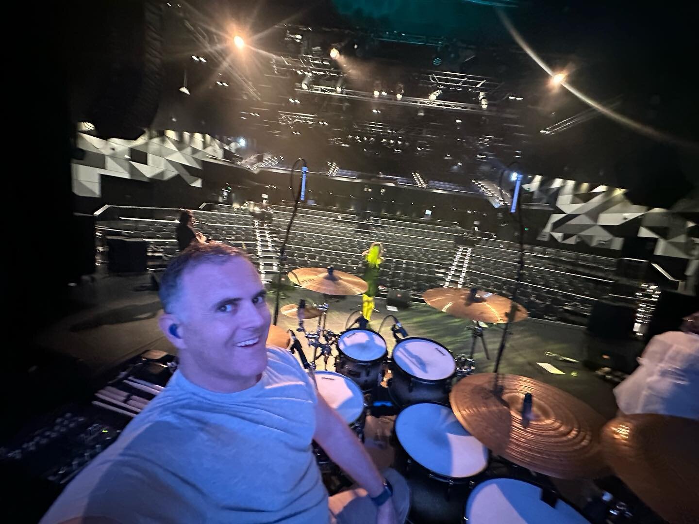 Performed in Penrith panthers theatre on the weekend to a big crowd. A lot of fun doing these performances in theatres like this!
#drums #drumming #drummer #australianfleetwoodmac #runningintheshadows #percussion