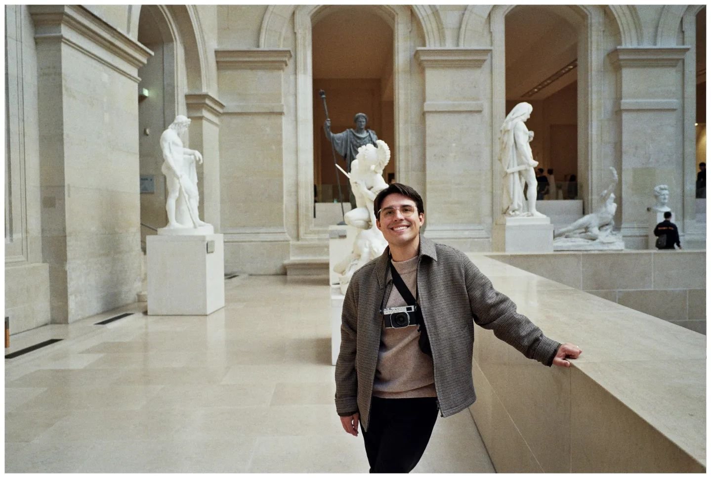 Paris looks great on me

Actually, travelling is my best outfit.

3 #film frames from our european adventure. Shot on a #fujfilm #fujifilmklassew 

I've been severely behind on posting, editing, and even taking photos lately. Thanks for sticking with