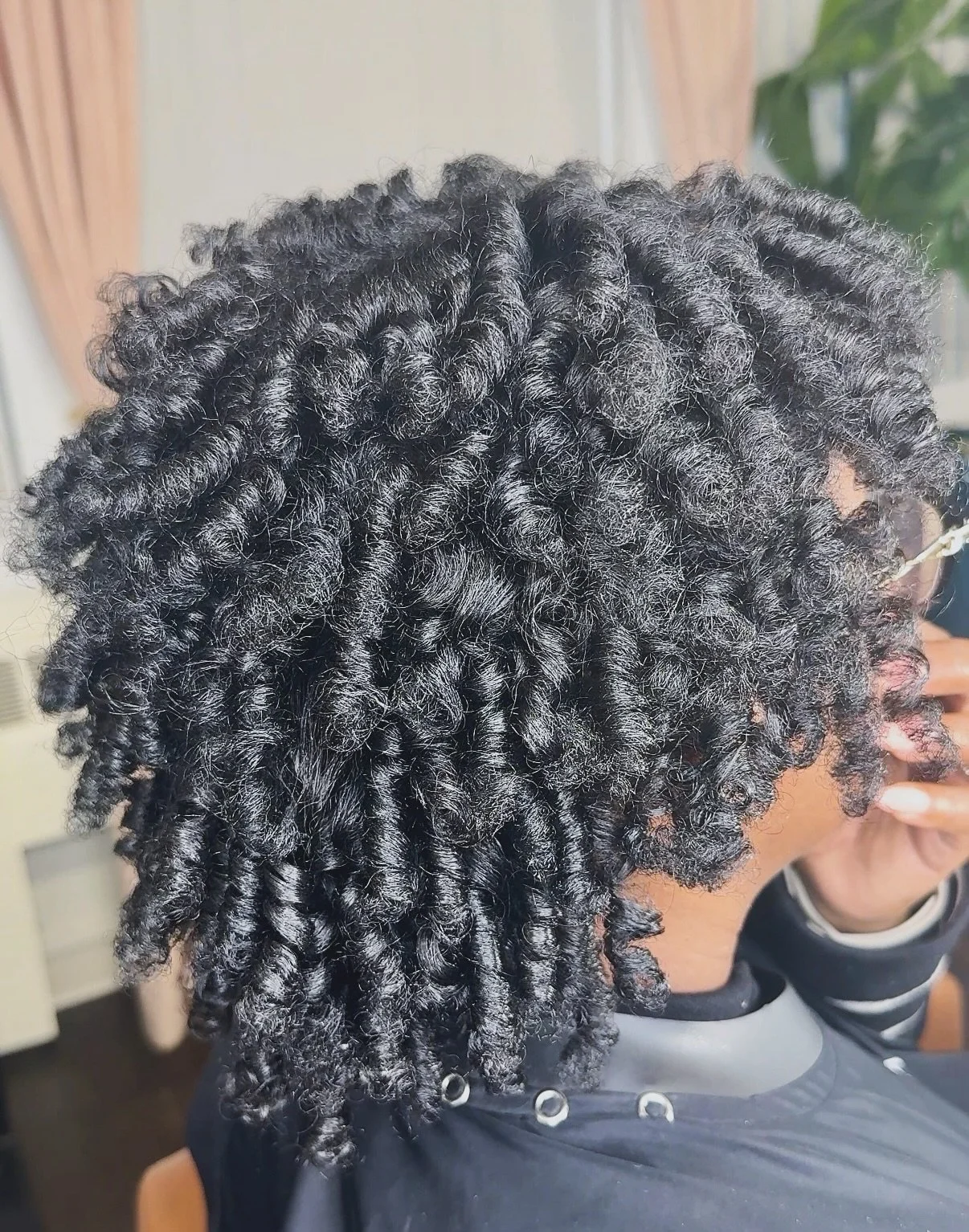 I challenge you to wear your natural hair ✨

This Flexi Rod Set is the perfect way to embrace your curls with volume and bounce! 💁🏽&zwj;♀️

Stay tuned &mdash; I&rsquo;ll be sharing tips on how to preserve your Flexi Rod Set 👀
Bookings available no
