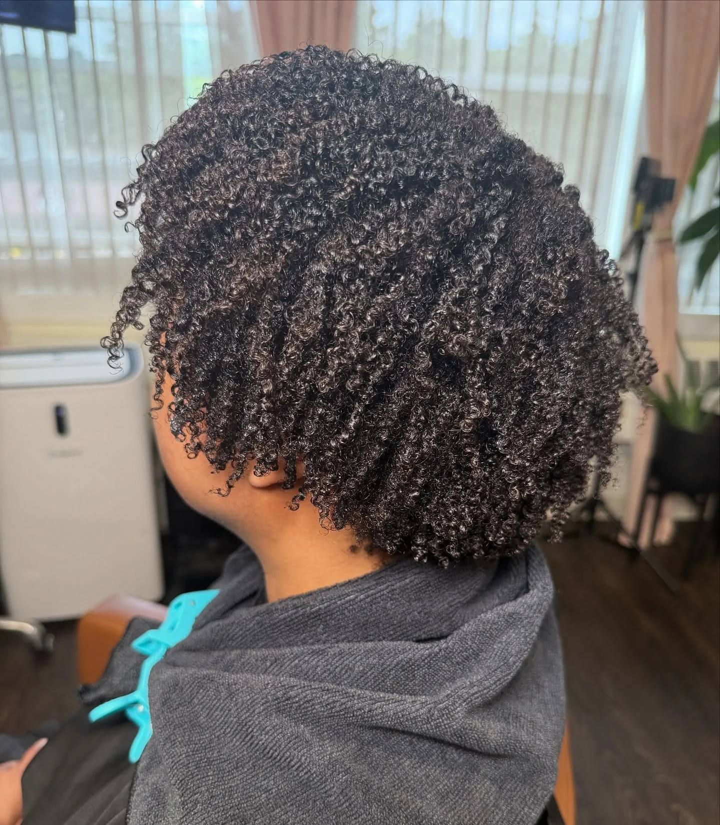 K18 detox &rarr; Olaplex repair &rarr; Curl cut &rarr; Wash &amp; go &rarr; Curl care tips 💆🏽&zwj;♀️✨ 

✨Got what it takes to embrace your natural curl pattern?✨

Your curls deserve a routine that works 😏Let&rsquo;s build it together🫶🏽

#doux #i