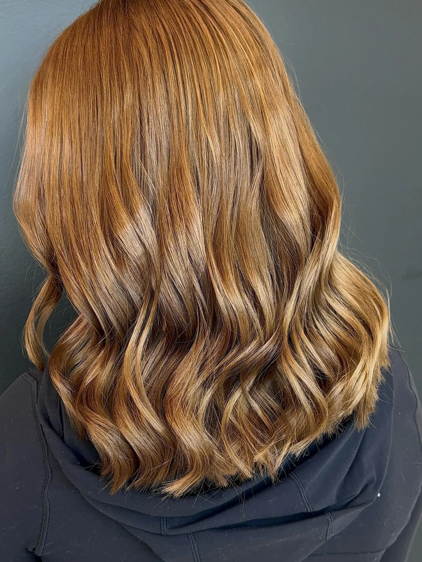 healthy hair, happy vibes. big chop ✔️ color refresh ✔️ confidence level: unstoppable. 

#MassachusettsHairstylist
#BostonHair
#MassHair
#NewEnglandStylist
#TheCurlist
#CurlyHairBoston
#CurlyHairMassachusetts
#BigChopJourney
#colorrefresh 
#Massachus