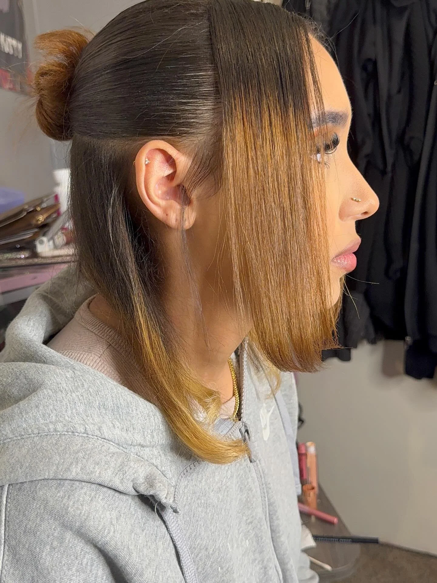 makeup on point, hair laid, mood unmatched. 💋🥰 

#explorepage #explore #makeup #brocktonmua #massachusetts #beginnermakeupartist #makeuplook #makeupartist #beginnermua #softglam #naturalglam #hairstyles #halfuphalfdownhairstyle #cosmetics #cosmetol