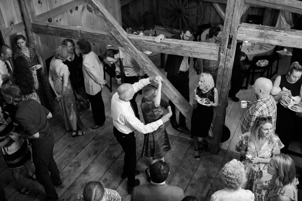 Mountain_Wedding_NH_Barn_097.jpg