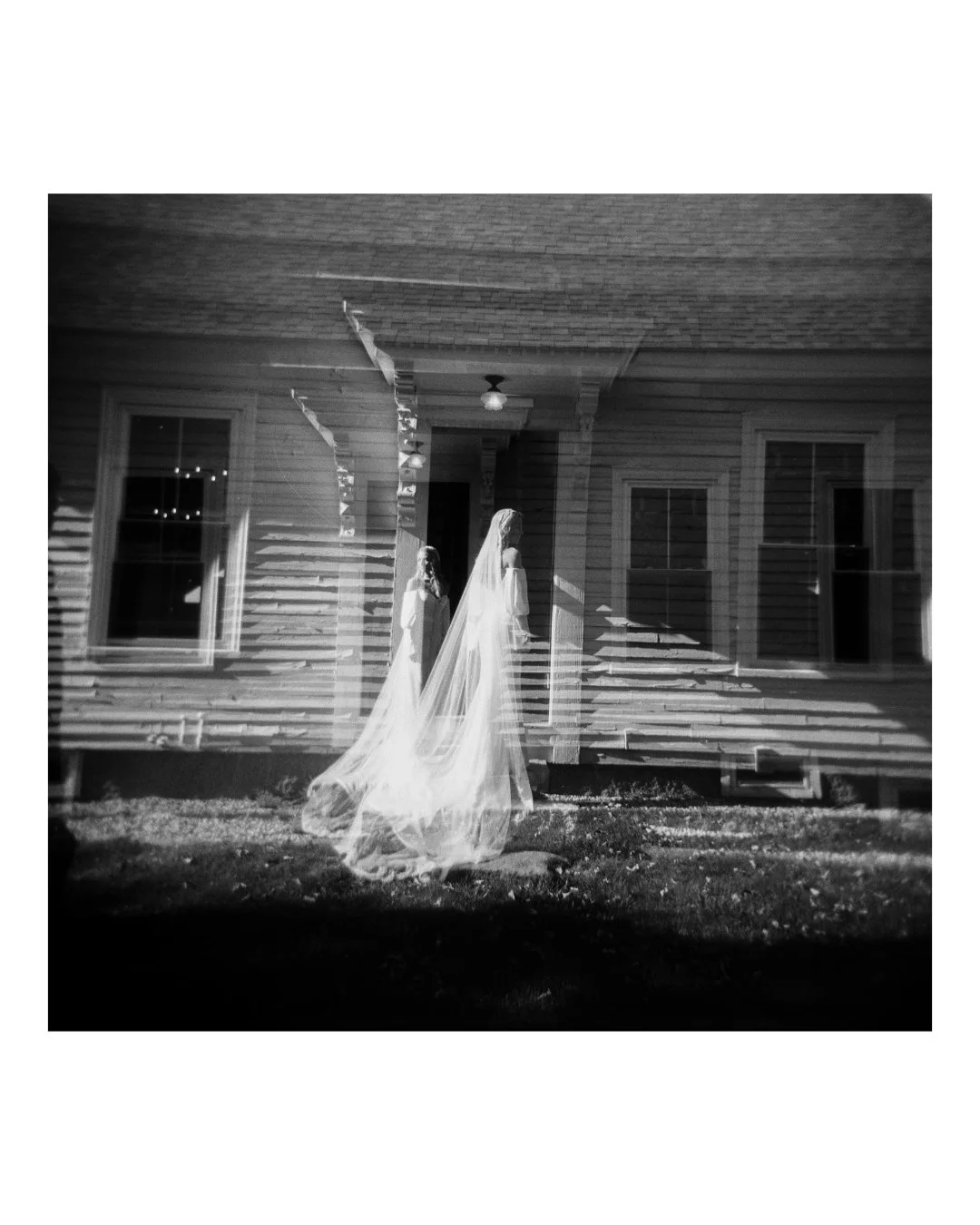 Sweet farmhouse at Flanagan Farm to get ready for this beautiful fall wedding in Maine