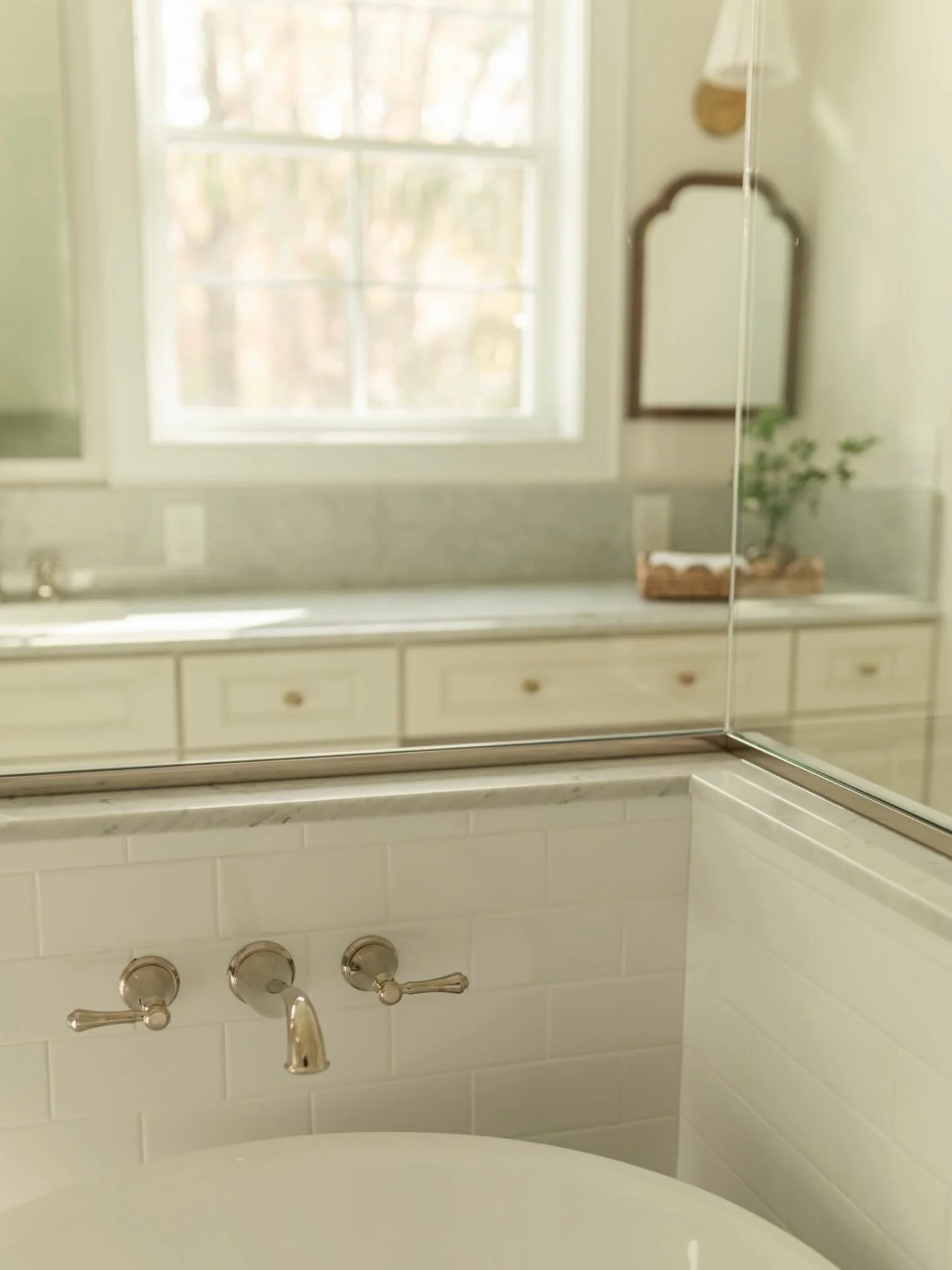 Simple, little moments that make you feel &bull; at home &bull; View from the bath tub at Port II. 

Build: @greateastern_contracting 
📸: @alexhdphoto 
Design: @intuitive.design_ 

#Intudesign #Primarybathroom #Wetroom #marblecountertops #annapolis