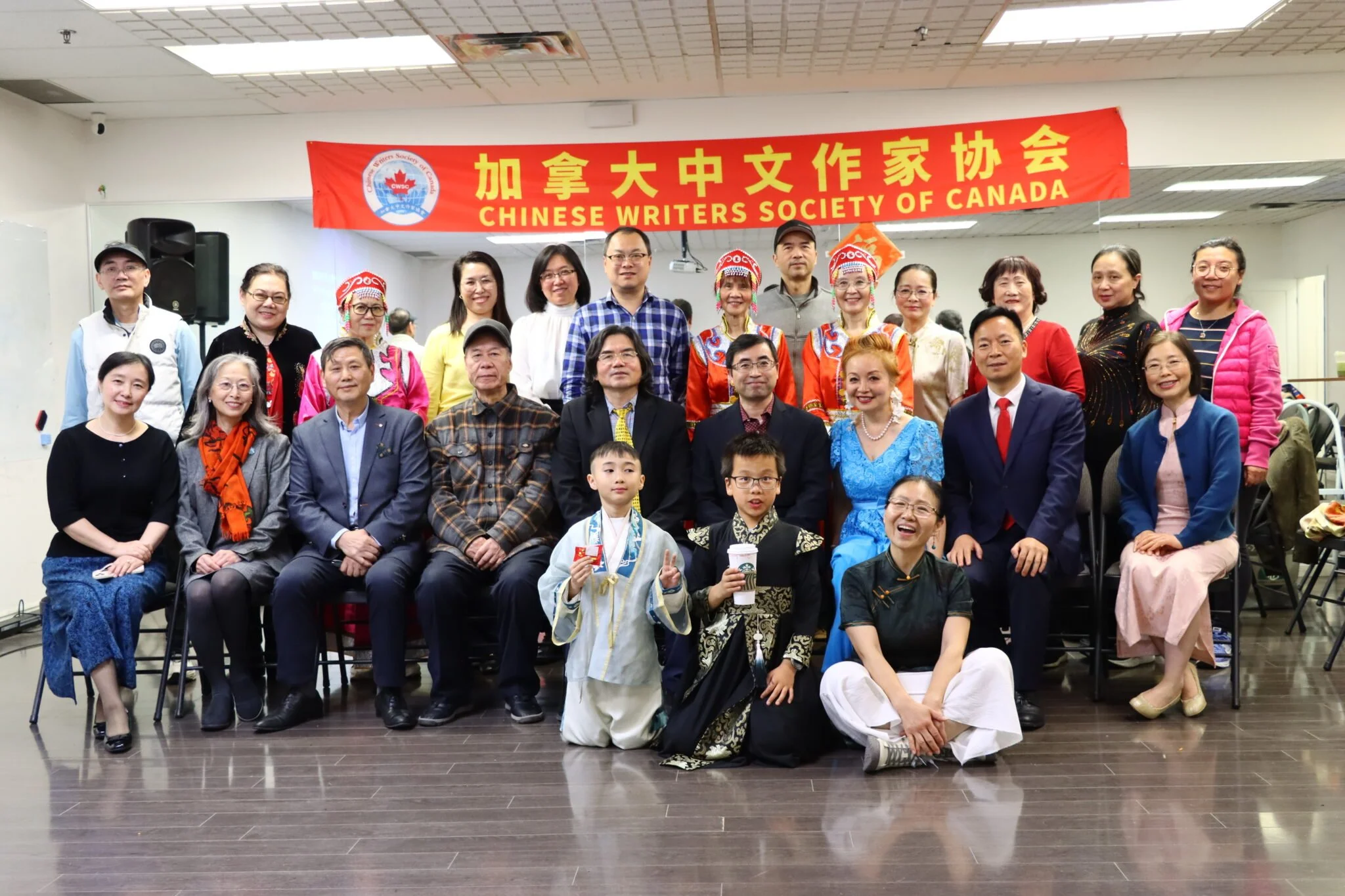 龙马华章 · 春晖同颂  ——加拿大中文作家协会第二届联欢会圆满举行
