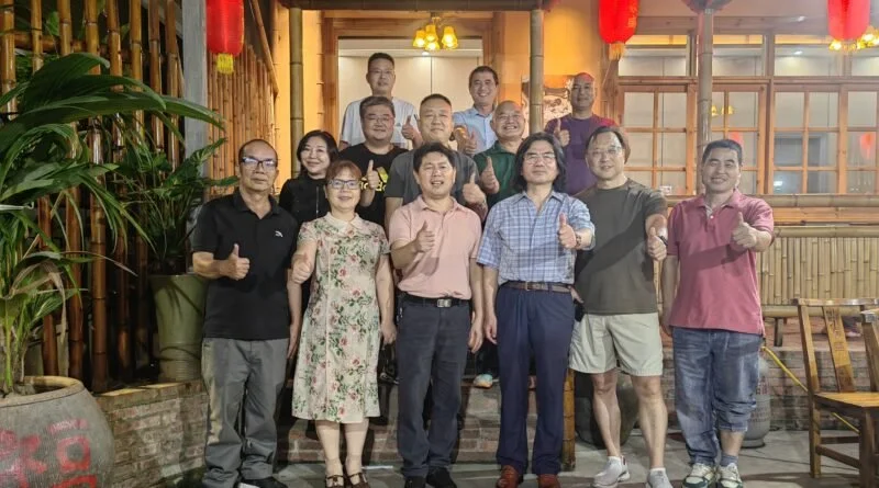 赤子丹心系琼岛，文韵悠长跨重洋 ——旅加作家燕飞海南媒体见面会侧记