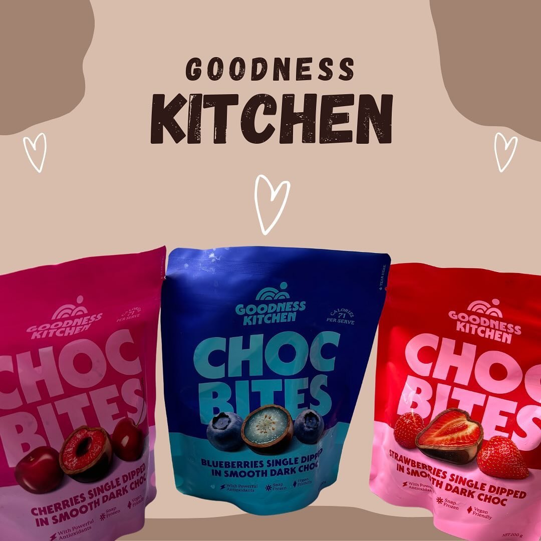 🍓🍒🫐🍫 Meet your new favorite frozen snack: Goodness Kitchen Choc Bites! ❄️✨ Real strawberries, blueberries, and cherries coated in decadent dark chocolate. 70% fruit 🍇 + 30% choc 🍫 = 100% scrumptious and delicious! 😍 The perfect balance of heal