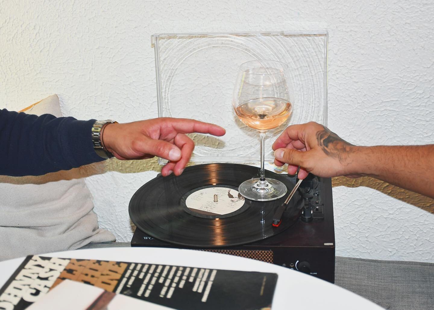 Tuning in to good vibes only for the weekend #goodiewine 
.
.
.
.
.
#winefestival #organicwine #naturalwine #drinkgoodwine #goodwine #wine #ros&eacute; #roseallday #whitewine #cheers #hipsterstyle #records #weekend #dallas #dtx #bishoparts #designdis