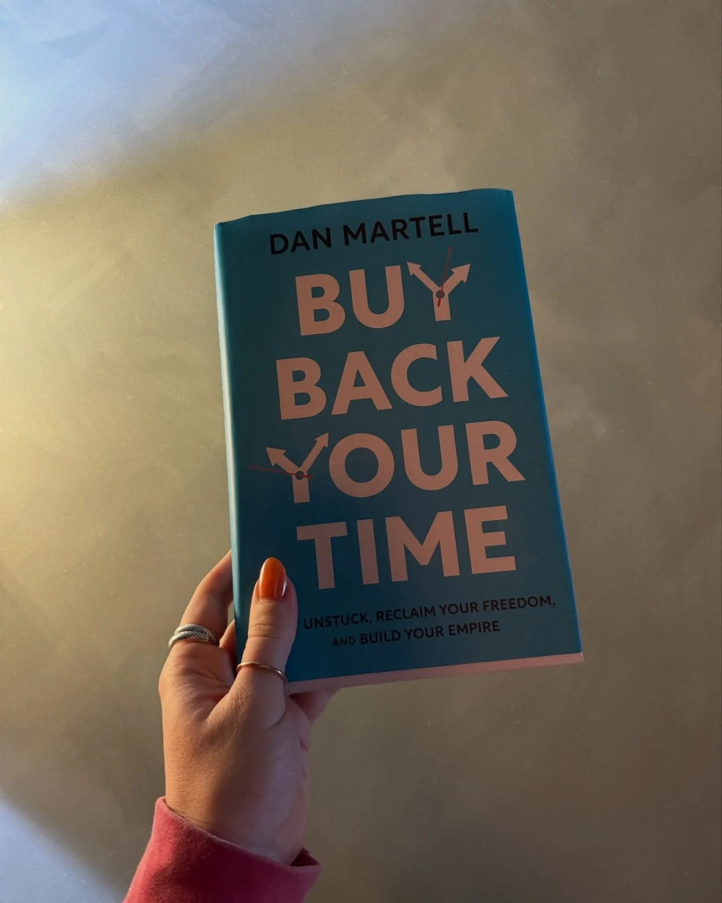 buy back your time so you can have moments like these. ✨

I really appreciated this book because it put my whole coaching philosophy in a useful tool&hellip;focusing on what lights you up.

🌞 Like courageous conversations with visionary women.
🌞 Go