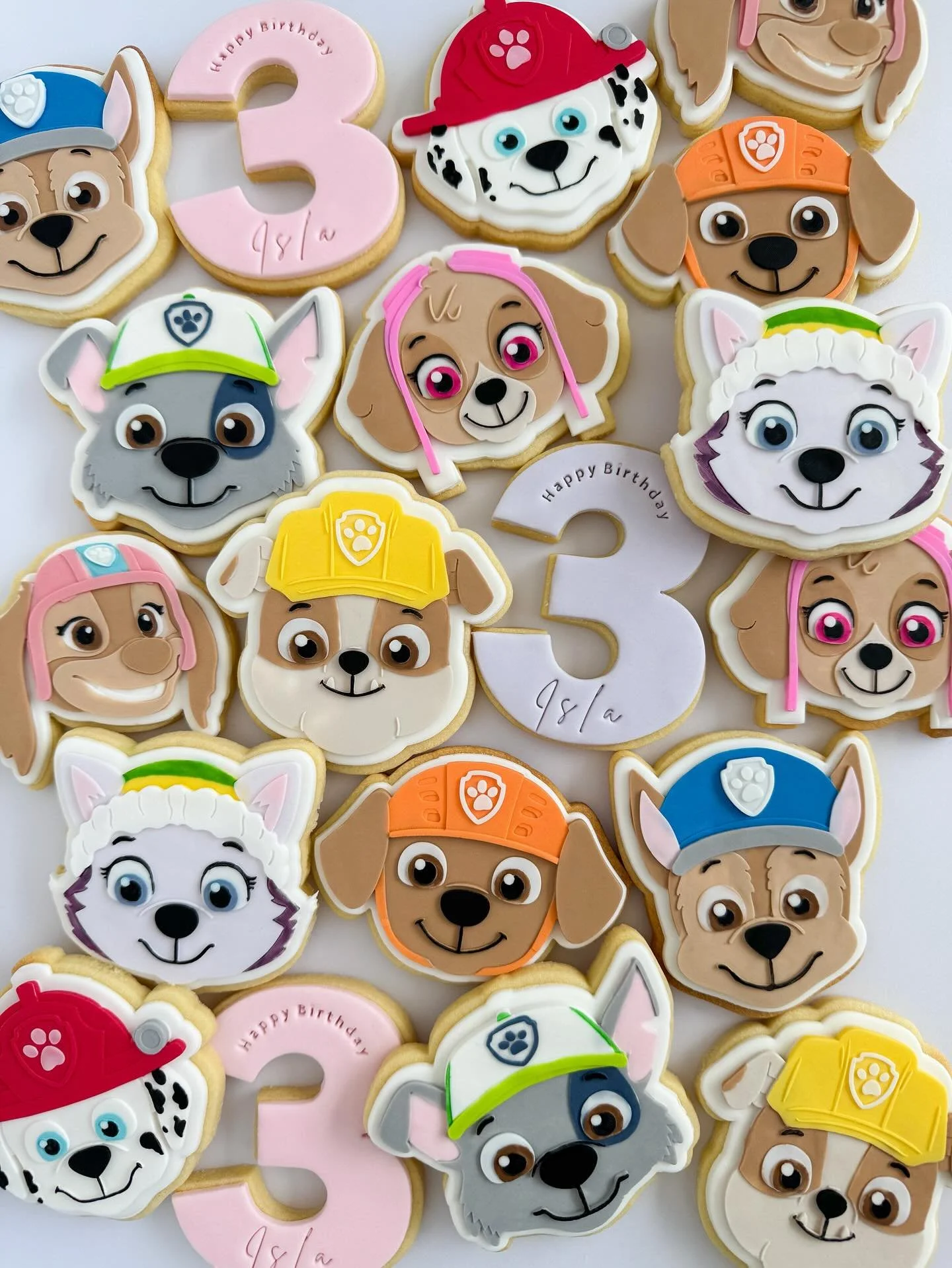 Chase is on the case! All stamps by the wonderful @bakedby_gem 🐾

*Please note I do not offer fully-detailed Paw Patrol cookies anymore - any new orders for Paw Patrol characters will come in one solid block-colour only with no painted details.