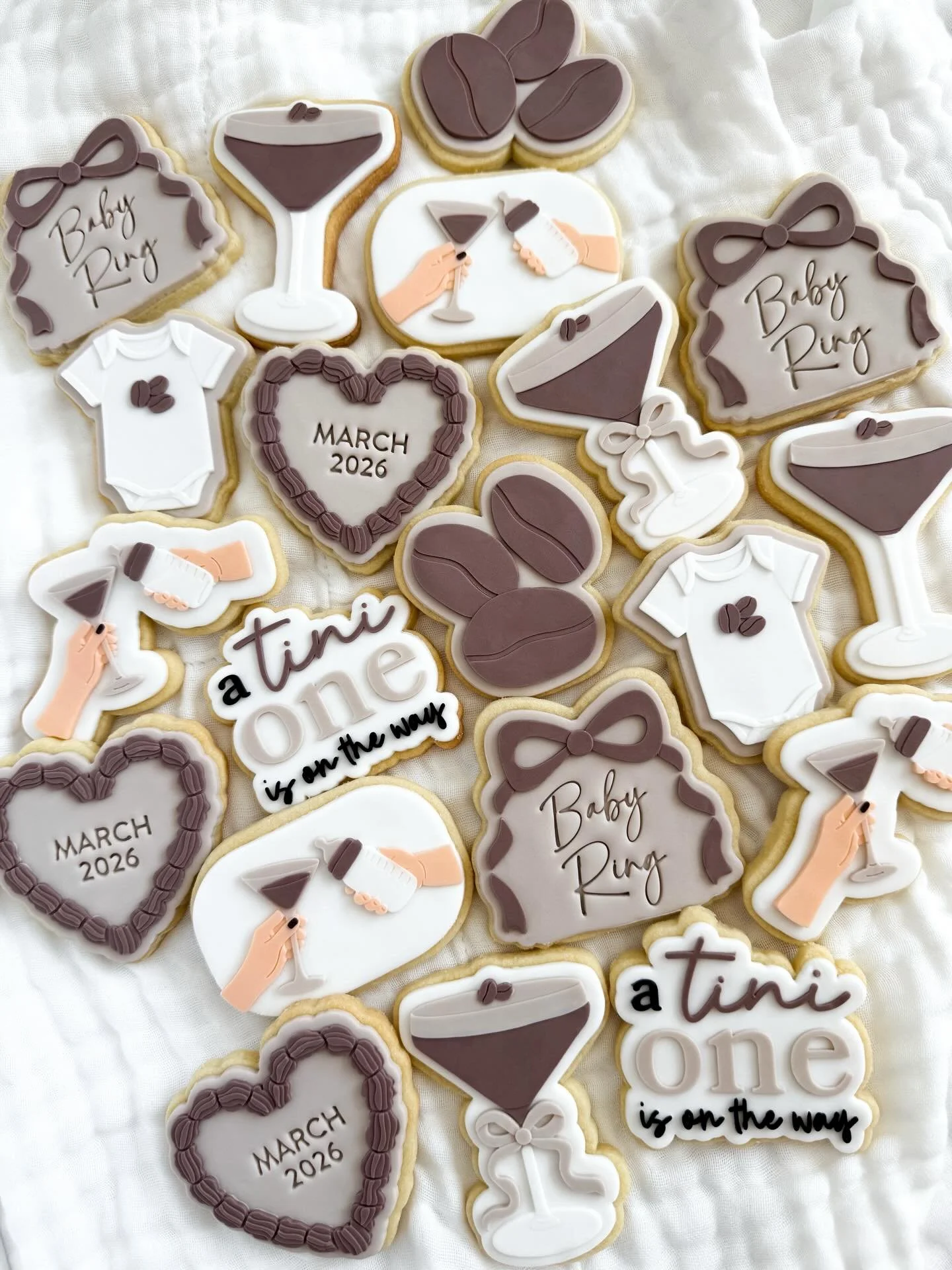 As close to an espresso martini as I&rsquo;ve been the last 9 months 🤣
The cookies and 👉🏼 the &lsquo;tini one 🥰

Just wanted to say a big THANK YOU to everyone for all the beautiful messages since announcing the birth of baby Austin 🥰 I&rsquo;m 