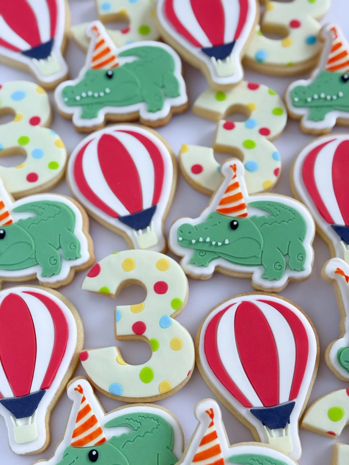 Odin turns 3 🐊 Swipe for the inspo 👉🏼