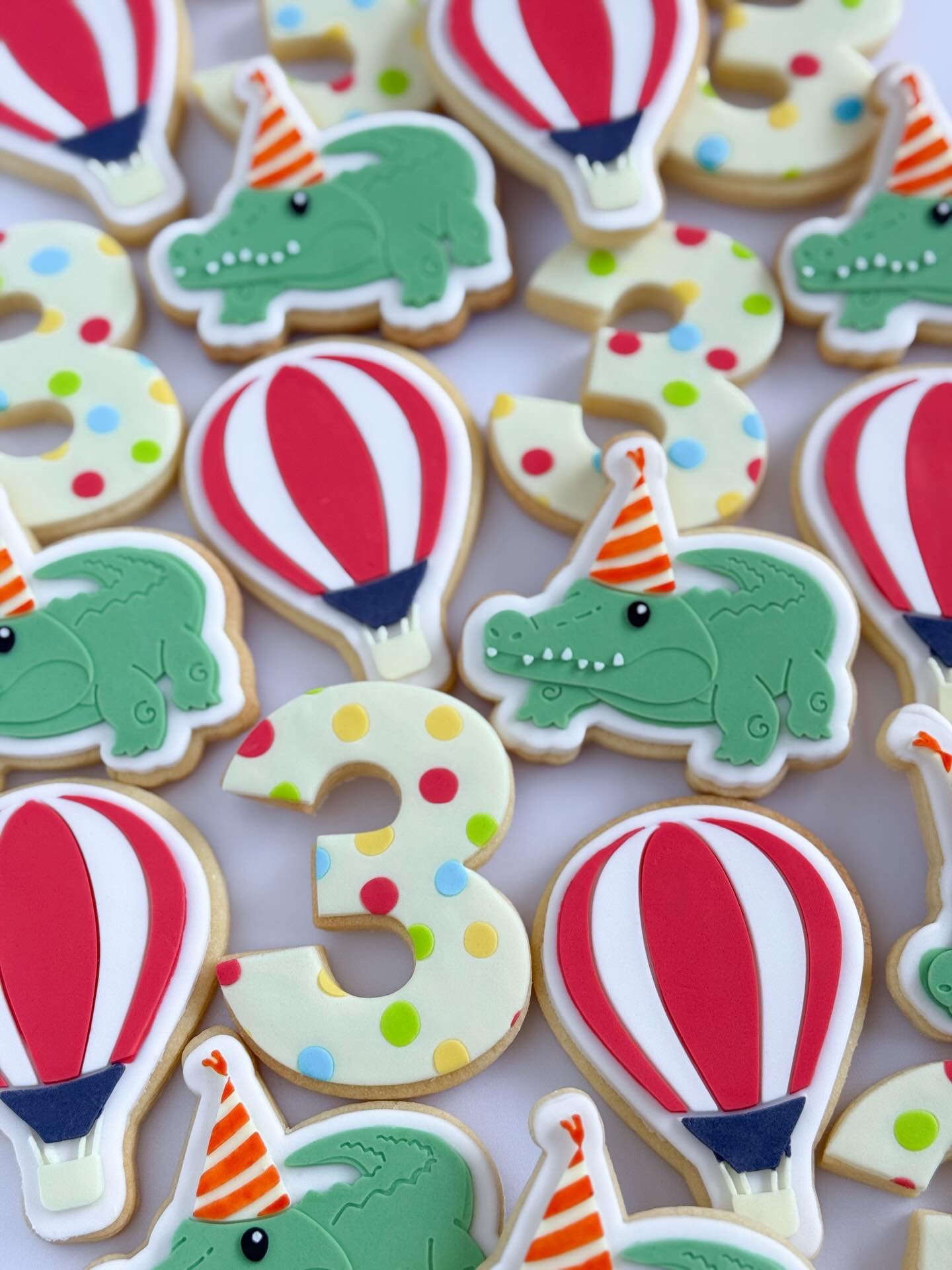 Odin turns 3 🐊 Swipe for the inspo 👉🏼