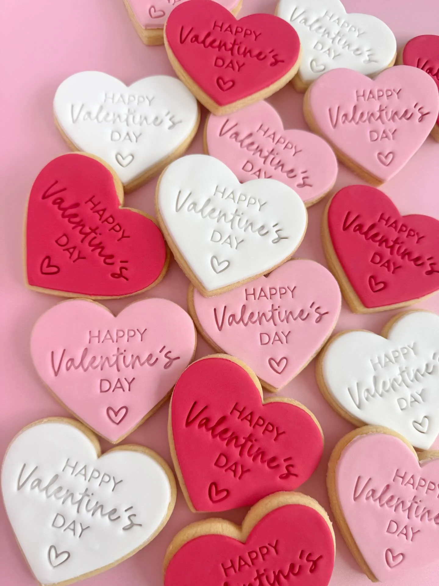 Happy Valentine&rsquo;s Day ❤️ These cookies were created for @bearandcubplaycentre &lsquo;s Valentine&rsquo;s Mini + Me sessions 🌹

Cookie package: BASIC