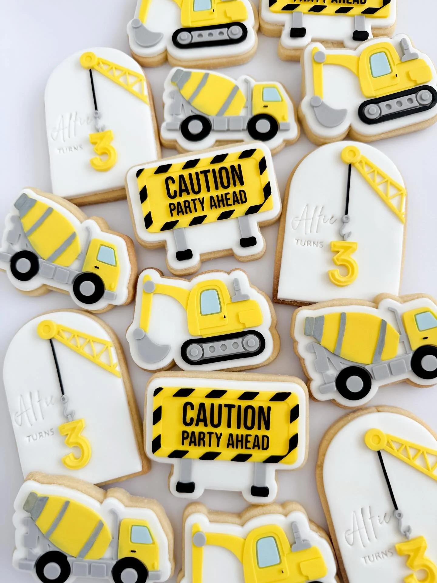 ⚠️ CAUTION: 3 YEAR OLD AHEAD ⚠️

&mdash;&mdash;&mdash;&mdash;&mdash;&mdash;-

Been a little slack on socials since having Austin but don&rsquo;t worry, I&rsquo;m still here! Just soaking up the newborn cuddles and spending time with all my babes but 