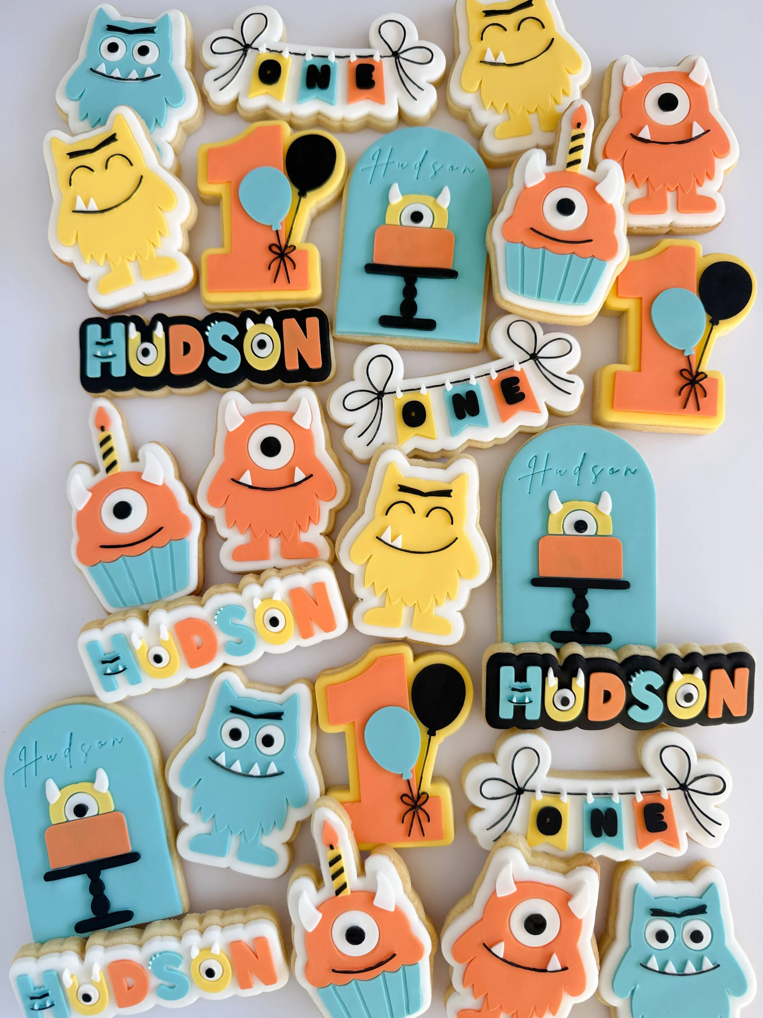 Hudson is ONE little monster 👹 I loooved creating this set - always exciting when something a little bit out of the ordinary drops in on my order list! Happy 1st birthday Hudson!

Cookie package: DELUXE