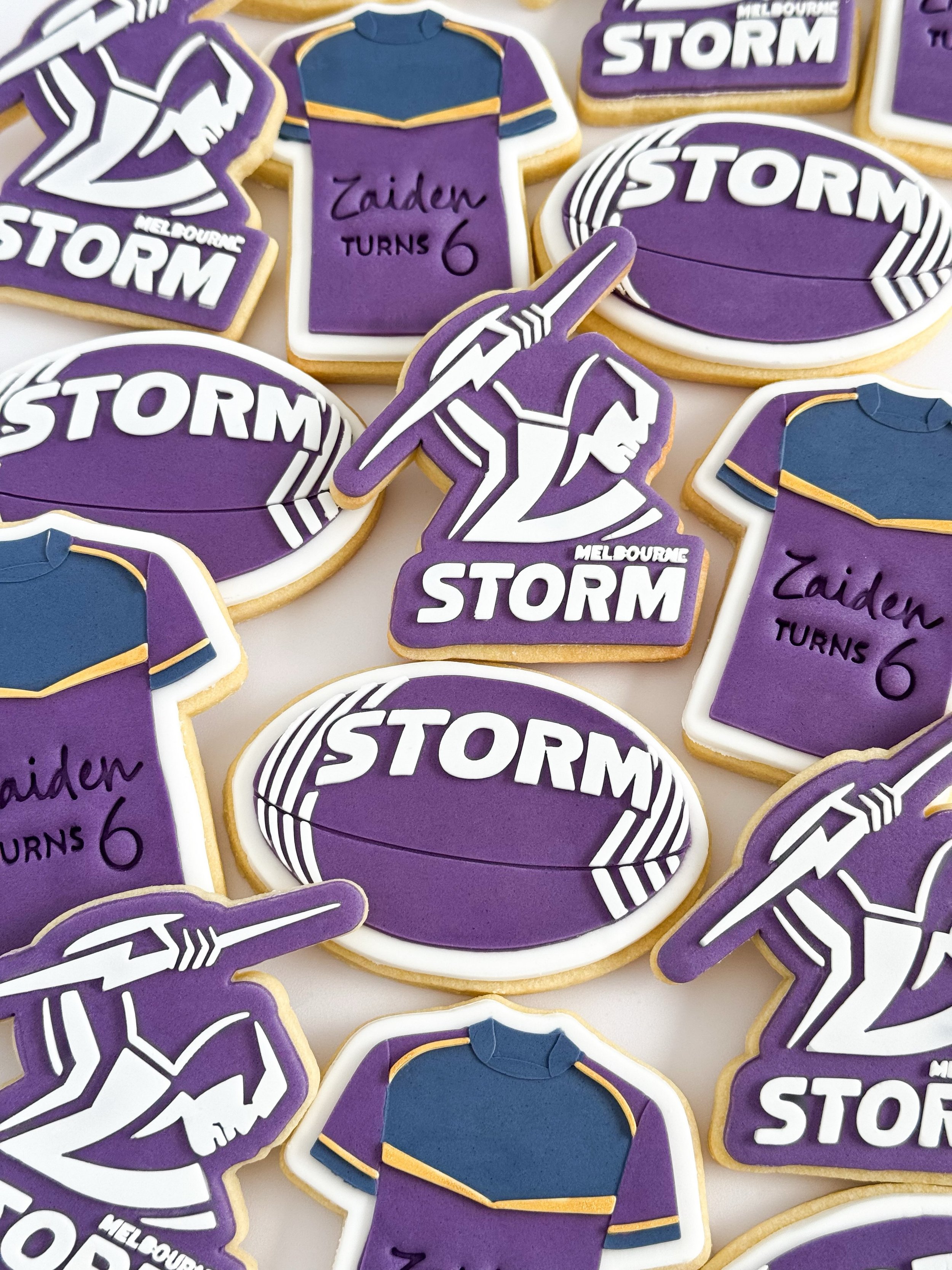 For a Storm obsessed birthday boy 💜

Cookie package: DELUXE