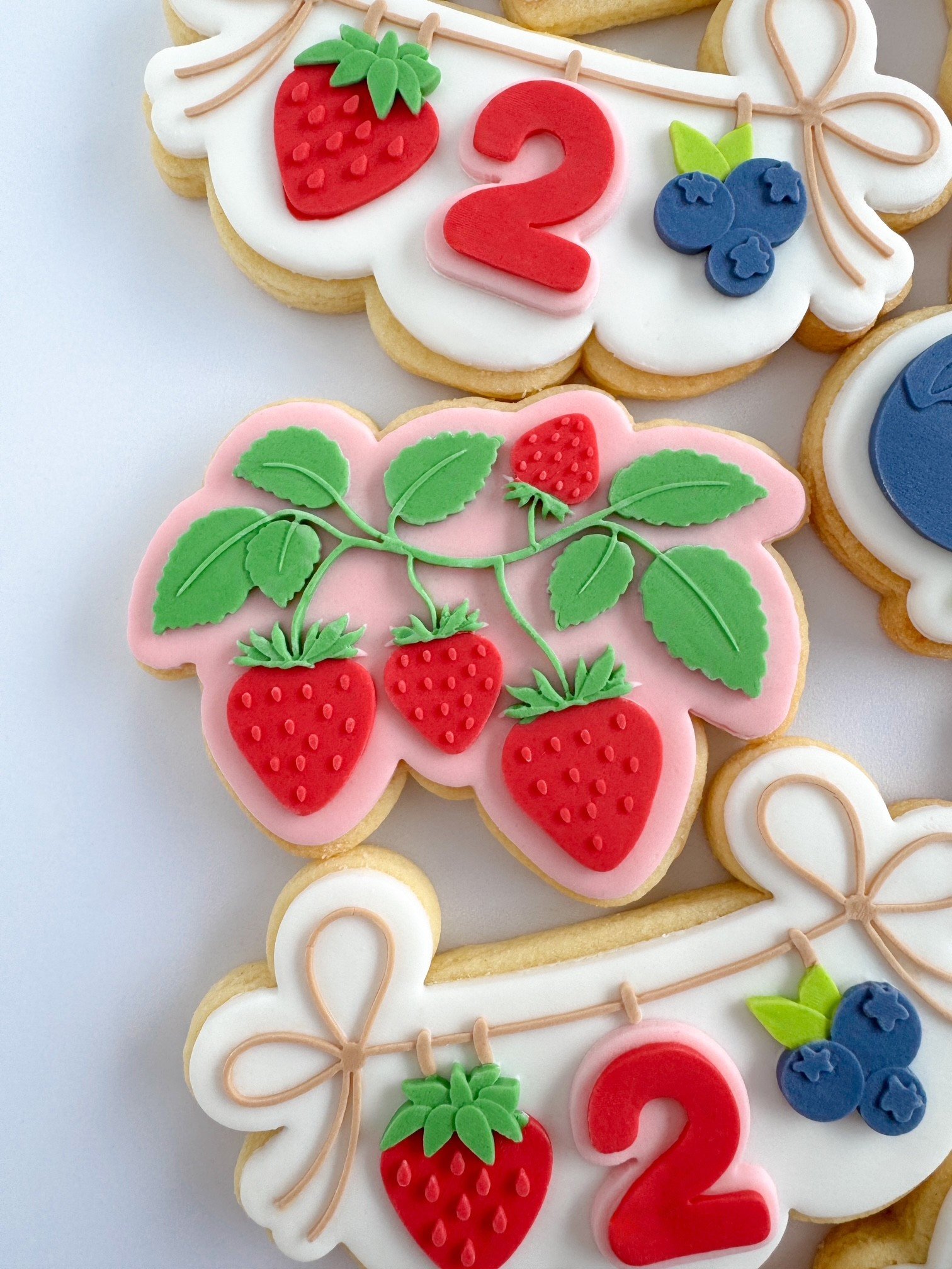 Strawberry Vine Cookie Stamp & Cutter