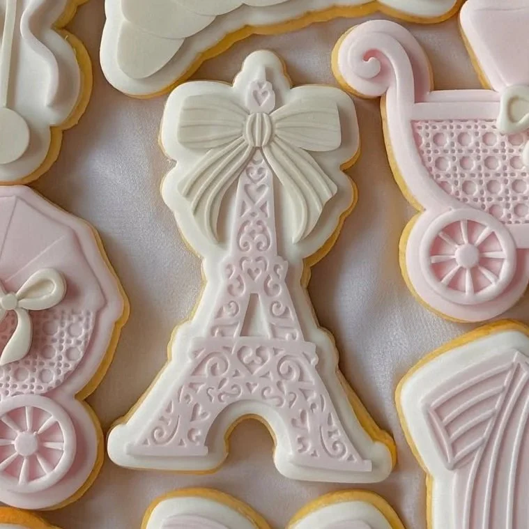 Eiffel Tower with Bow Cookie Stamp & Cutter