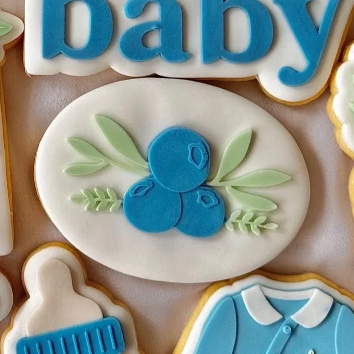 Blueberry Oval Cookie Stamp & Cutter