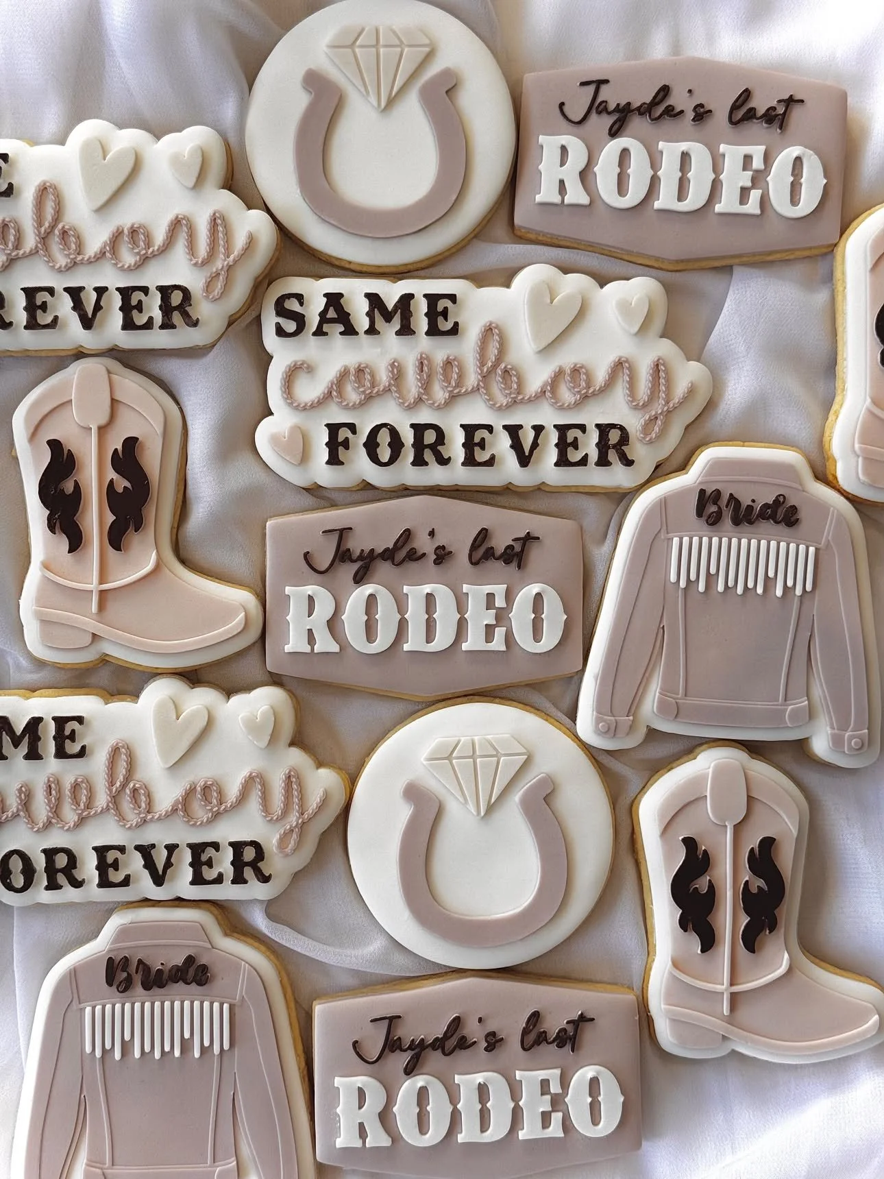 Diamond Ring Horse Shoe.jpg