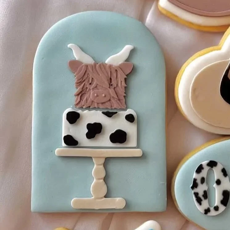 Highland Cow Birthday Cake Cookie Stamp & Cutter