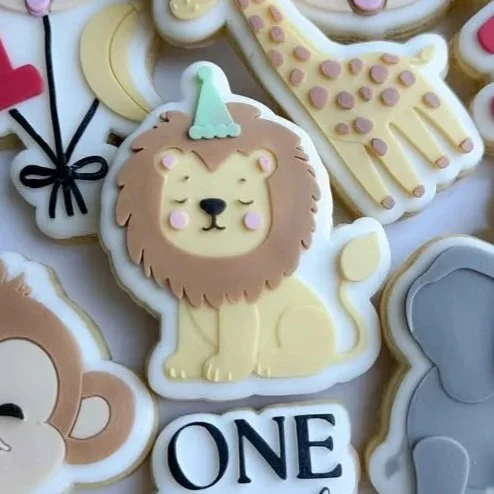Lion with Party Hat Cookie Stamp & Cutter
