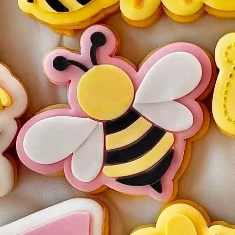 Bee Cookie Stamp & Cutter