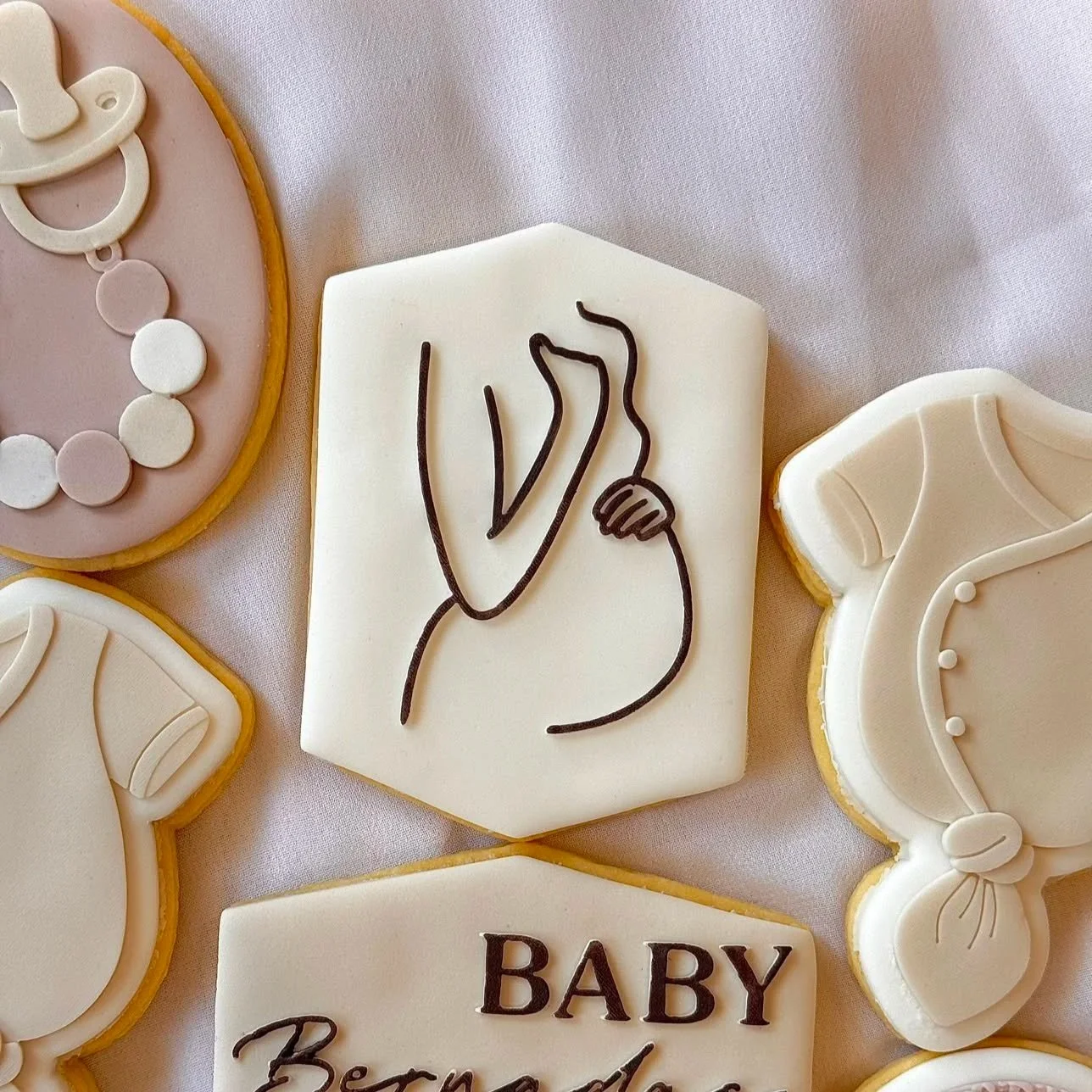Pregnant Woman Outline Cookie Stamp & Cutter