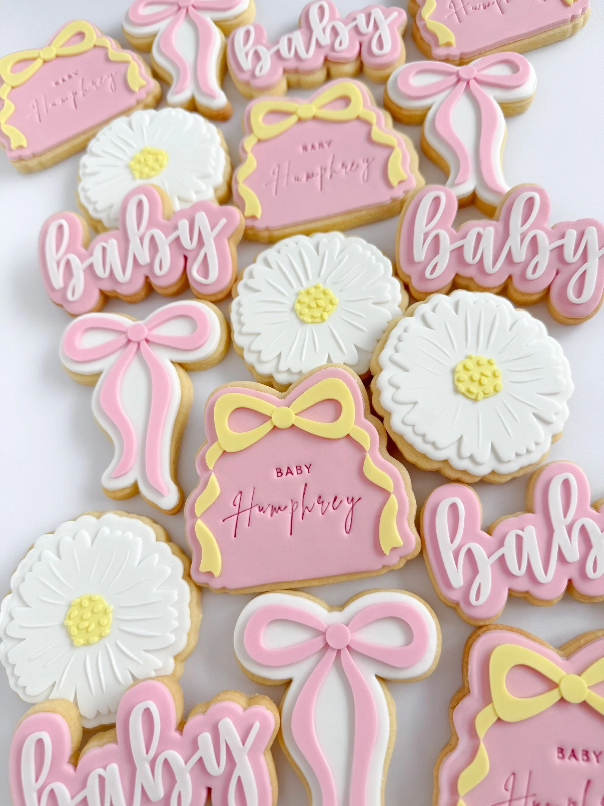Wavy Bow Plaque Set.jpg