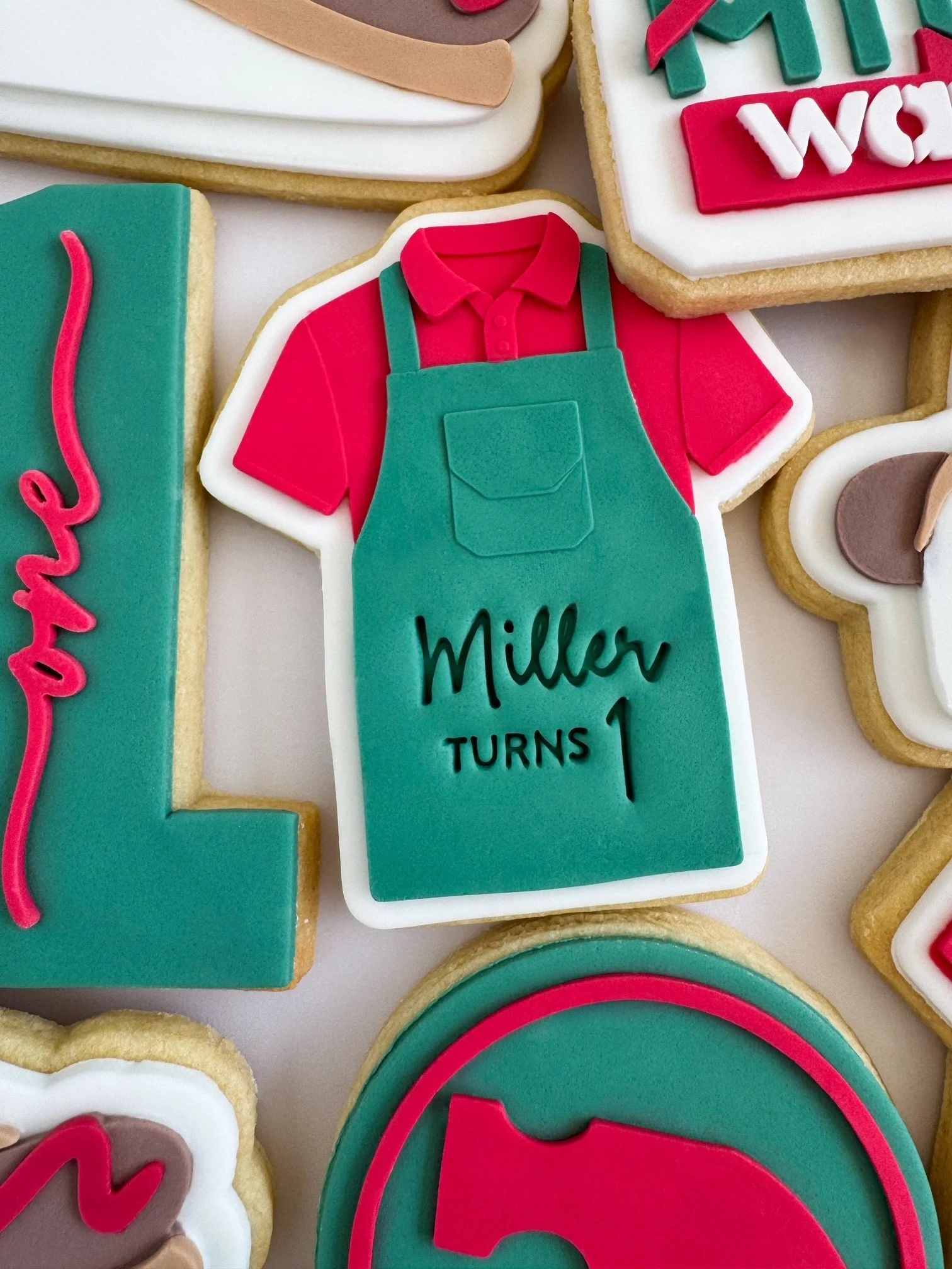 Bunnings Tshirt with Apron.jpg