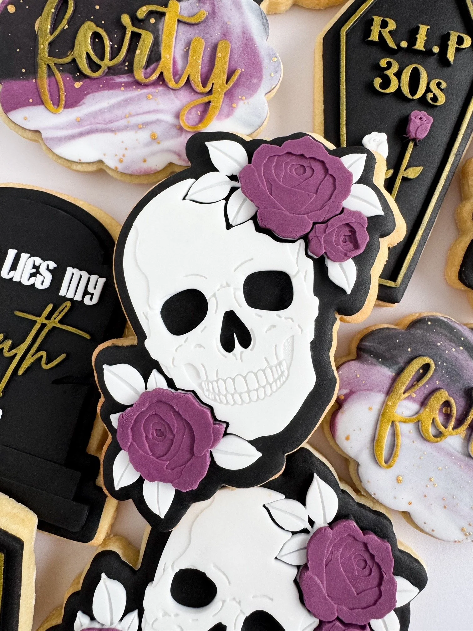 Skull with Roses Cookie Stamp & Cutter