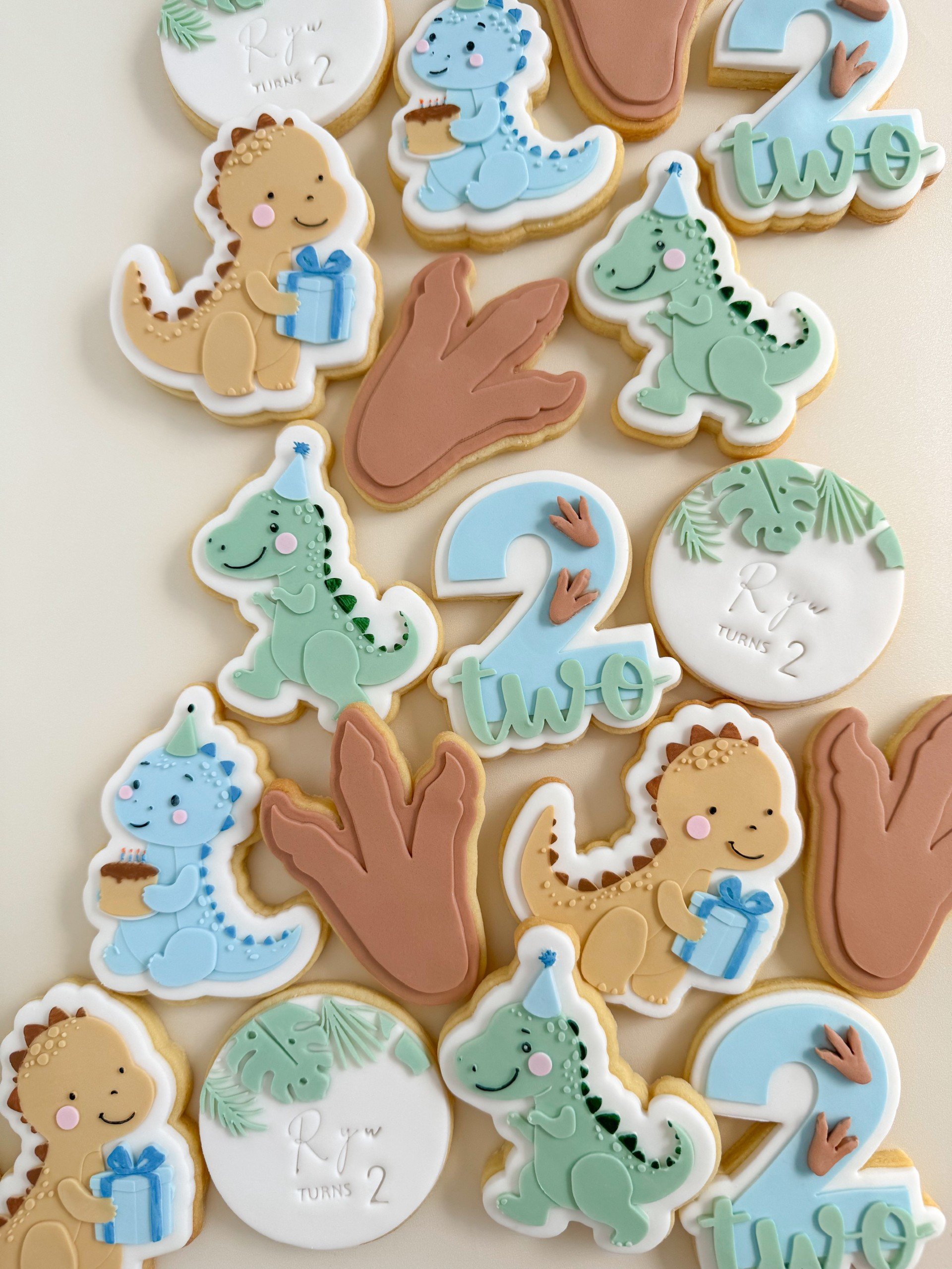 Party Dinosaur Set.jpg