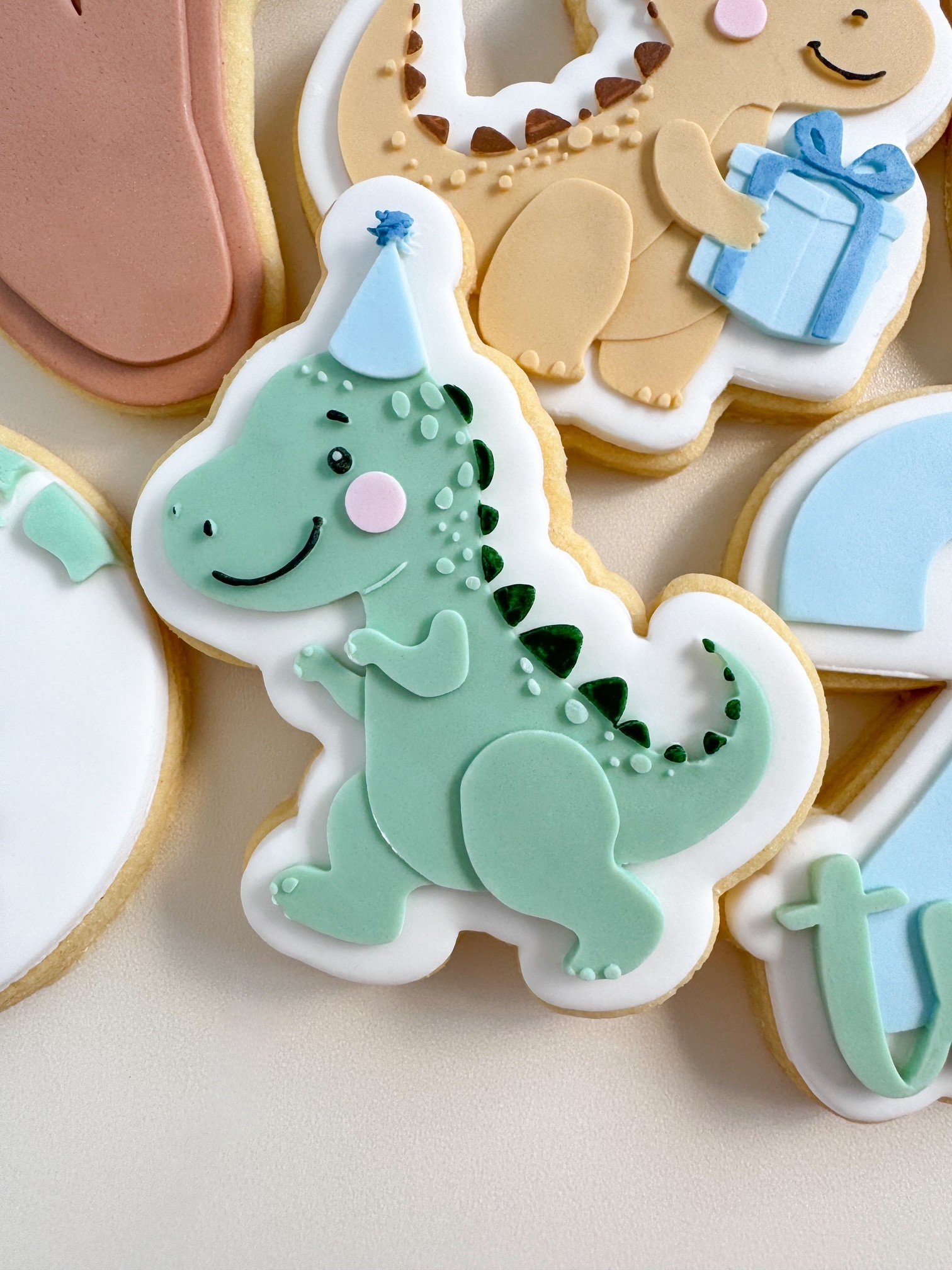 Party Dinosaur T-Rex.jpg
