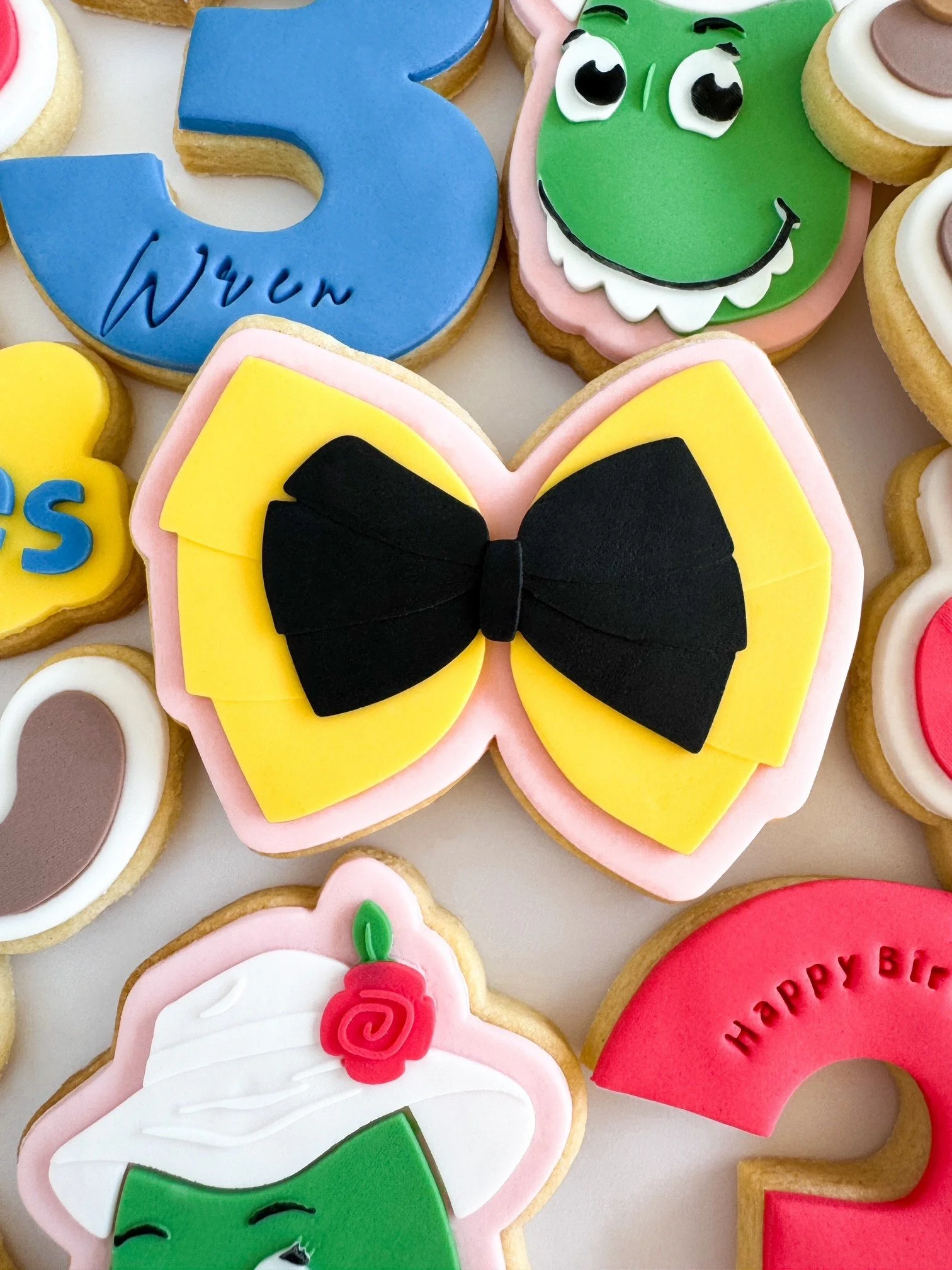 Layered Bow Cookie Stamp & Cutter