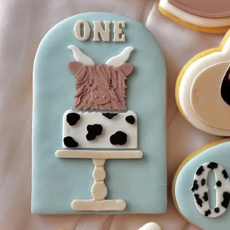 ONE Highland Cow Birthday Cake Cookie Stamp & Cutter