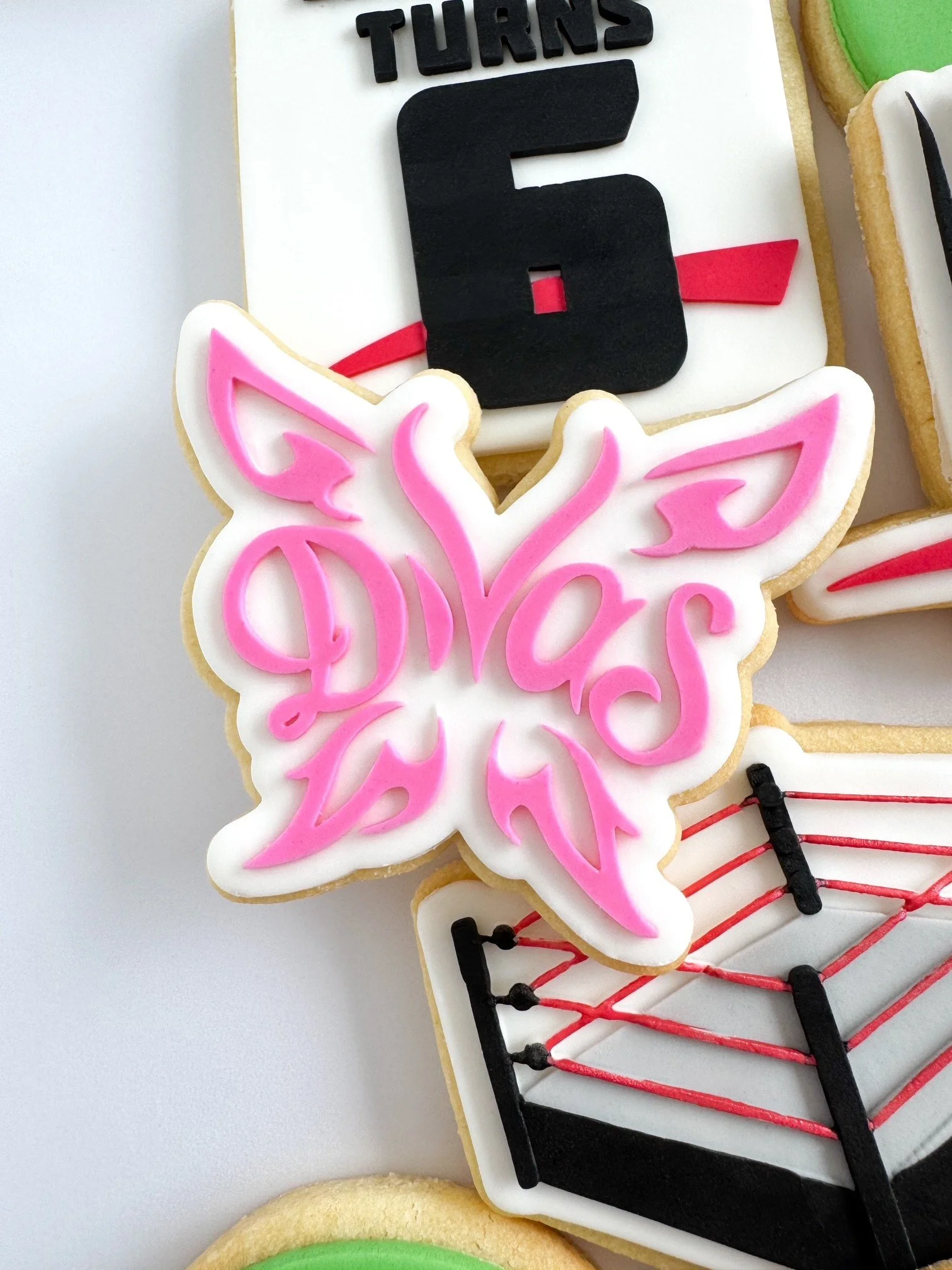 WWE Divas Logo Cookie Stamp & Cutter